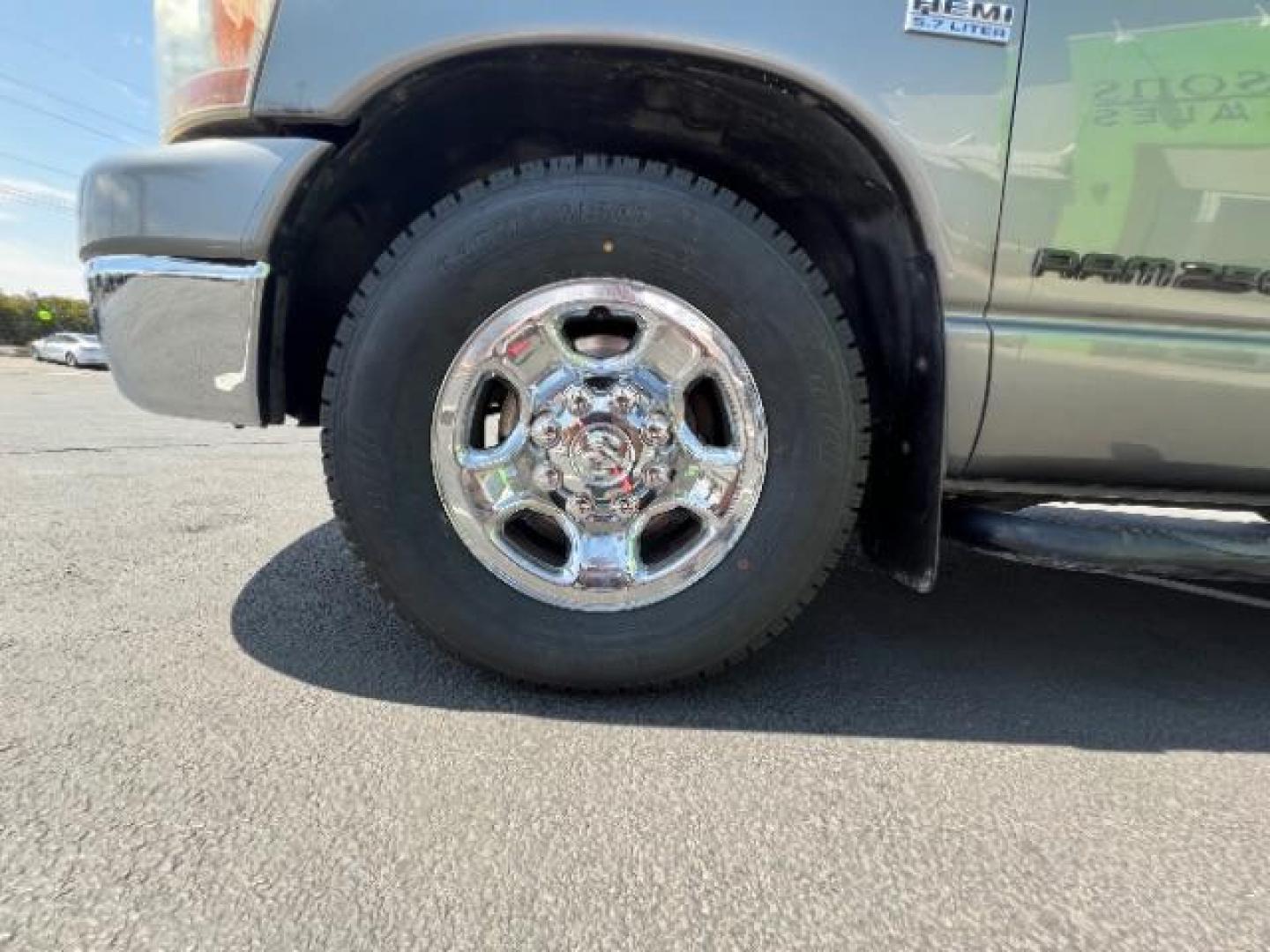 2006 Mineral Gray Metalli /Khaki Cloth Interior Dodge Ram 2500 SLT Mega Cab 2WD (3D7KR29DX6G) with an 5.7L V8 OHV 16V engine, 5-Speed Automatic transmission, located at 1865 East Red Hills Pkwy, St. George, 84770, (435) 628-0023, 37.120850, -113.543640 - Photo#11