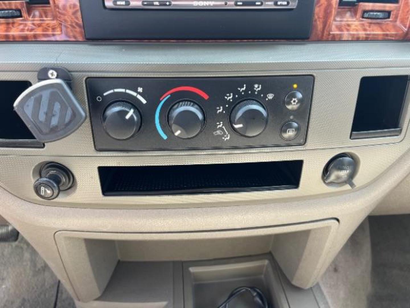 2006 Mineral Gray Metalli /Khaki Cloth Interior Dodge Ram 2500 SLT Mega Cab 2WD (3D7KR29DX6G) with an 5.7L V8 OHV 16V engine, 5-Speed Automatic transmission, located at 1865 East Red Hills Pkwy, St. George, 84770, (435) 628-0023, 37.120850, -113.543640 - Photo#20