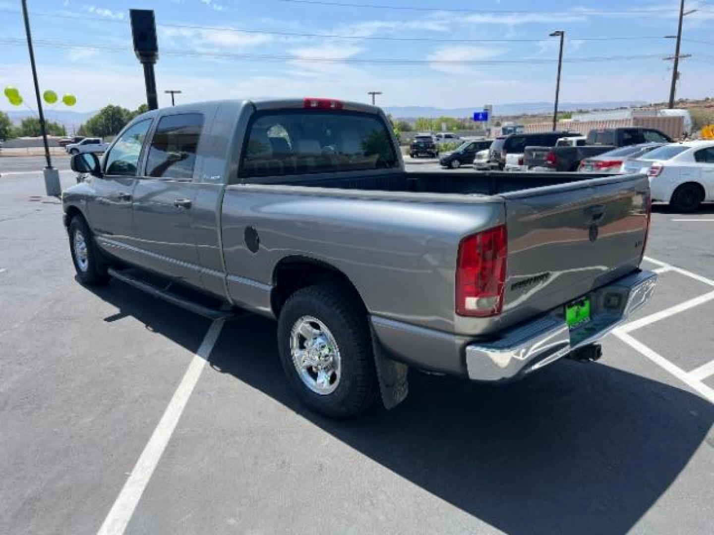 2006 Mineral Gray Metalli /Khaki Cloth Interior Dodge Ram 2500 SLT Mega Cab 2WD (3D7KR29DX6G) with an 5.7L V8 OHV 16V engine, 5-Speed Automatic transmission, located at 1865 East Red Hills Pkwy, St. George, 84770, (435) 628-0023, 37.120850, -113.543640 - Photo#4