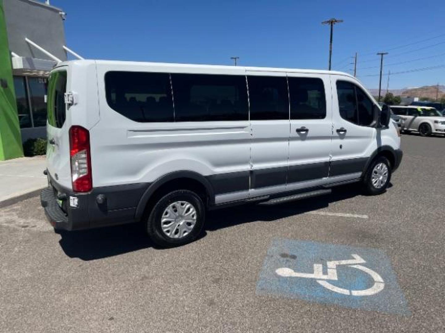 2016 White /Charcoal, cloth Ford Transit 350 Wagon Low Roof XLT 60/40 Pass. 148-in. WB (1FBZX2ZM9GK) with an 3.7L V6 DOHC 24V engine, 6-Speed Automatic transmission, located at 1865 East Red Hills Pkwy, St. George, 84770, (435) 628-0023, 37.120850, -113.543640 - Photo#11