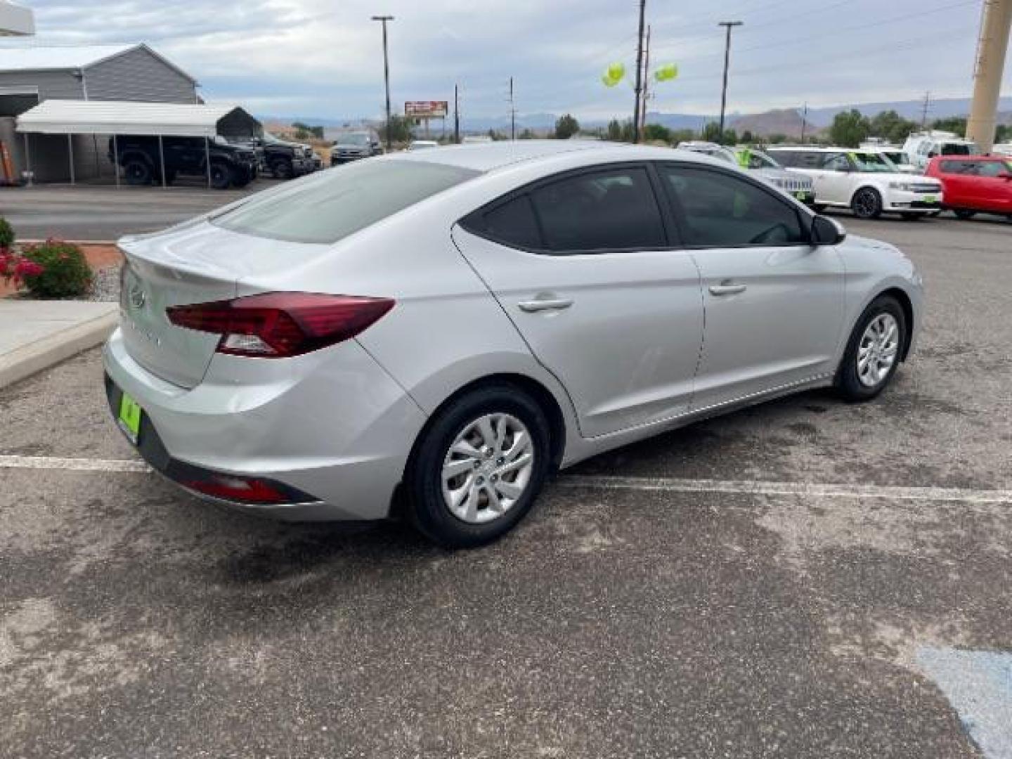 2019 Symphony Silver /Black, cloth Hyundai Elantra SE 6AT (5NPD74LF4KH) with an 1.8L L4 DOHC 16V engine, 6-Speed Manual transmission, located at 1865 East Red Hills Pkwy, St. George, 84770, (435) 628-0023, 37.120850, -113.543640 - We specialize in helping ALL people get the best financing available. No matter your credit score, good, bad or none we can get you an amazing rate. Had a bankruptcy, divorce, or repossessions? We give you the green light to get your credit back on the road. Low down and affordable payments that fit - Photo#11