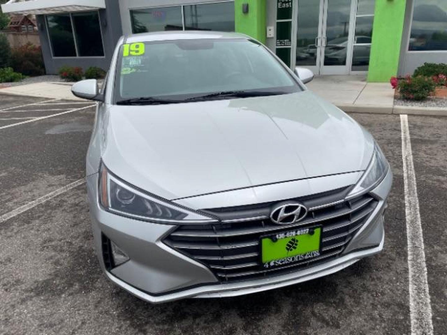 2019 Symphony Silver /Black, cloth Hyundai Elantra SE 6AT (5NPD74LF4KH) with an 1.8L L4 DOHC 16V engine, 6-Speed Manual transmission, located at 1865 East Red Hills Pkwy, St. George, 84770, (435) 628-0023, 37.120850, -113.543640 - We specialize in helping ALL people get the best financing available. No matter your credit score, good, bad or none we can get you an amazing rate. Had a bankruptcy, divorce, or repossessions? We give you the green light to get your credit back on the road. Low down and affordable payments that fit - Photo#2