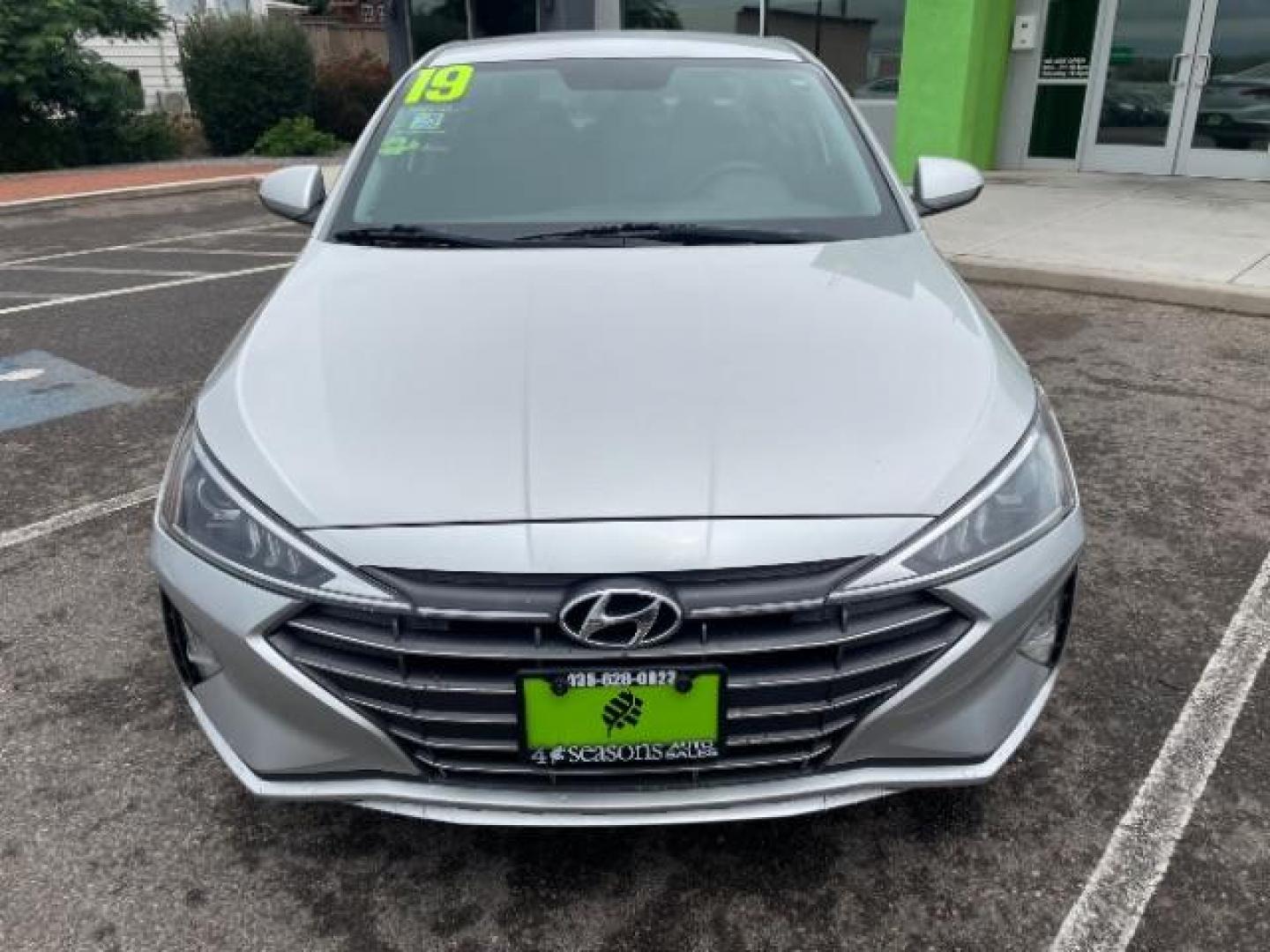 2019 Symphony Silver /Black, cloth Hyundai Elantra SE 6AT (5NPD74LF4KH) with an 1.8L L4 DOHC 16V engine, 6-Speed Manual transmission, located at 1865 East Red Hills Pkwy, St. George, 84770, (435) 628-0023, 37.120850, -113.543640 - We specialize in helping ALL people get the best financing available. No matter your credit score, good, bad or none we can get you an amazing rate. Had a bankruptcy, divorce, or repossessions? We give you the green light to get your credit back on the road. Low down and affordable payments that fit - Photo#3