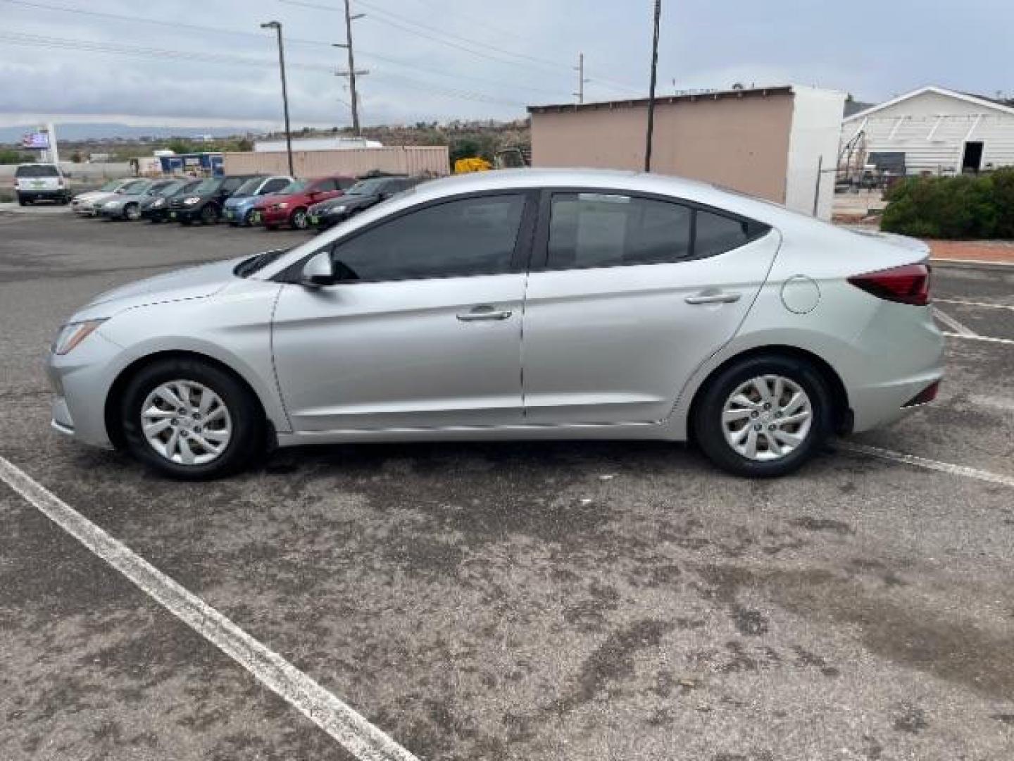 2019 Symphony Silver /Black, cloth Hyundai Elantra SE 6AT (5NPD74LF4KH) with an 1.8L L4 DOHC 16V engine, 6-Speed Manual transmission, located at 1865 East Red Hills Pkwy, St. George, 84770, (435) 628-0023, 37.120850, -113.543640 - We specialize in helping ALL people get the best financing available. No matter your credit score, good, bad or none we can get you an amazing rate. Had a bankruptcy, divorce, or repossessions? We give you the green light to get your credit back on the road. Low down and affordable payments that fit - Photo#6