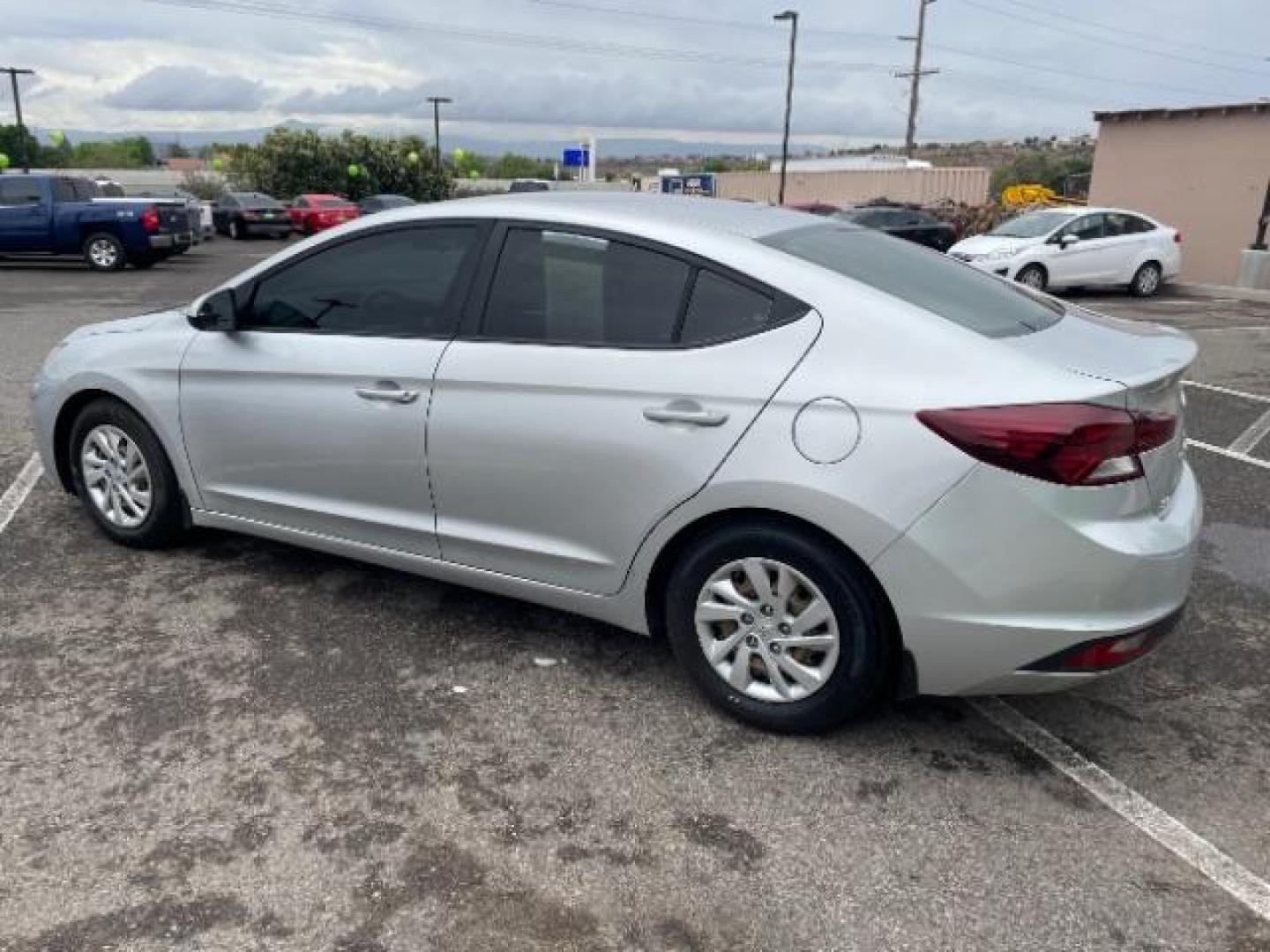 2019 Symphony Silver /Black, cloth Hyundai Elantra SE 6AT (5NPD74LF4KH) with an 1.8L L4 DOHC 16V engine, 6-Speed Manual transmission, located at 1865 East Red Hills Pkwy, St. George, 84770, (435) 628-0023, 37.120850, -113.543640 - We specialize in helping ALL people get the best financing available. No matter your credit score, good, bad or none we can get you an amazing rate. Had a bankruptcy, divorce, or repossessions? We give you the green light to get your credit back on the road. Low down and affordable payments that fit - Photo#7