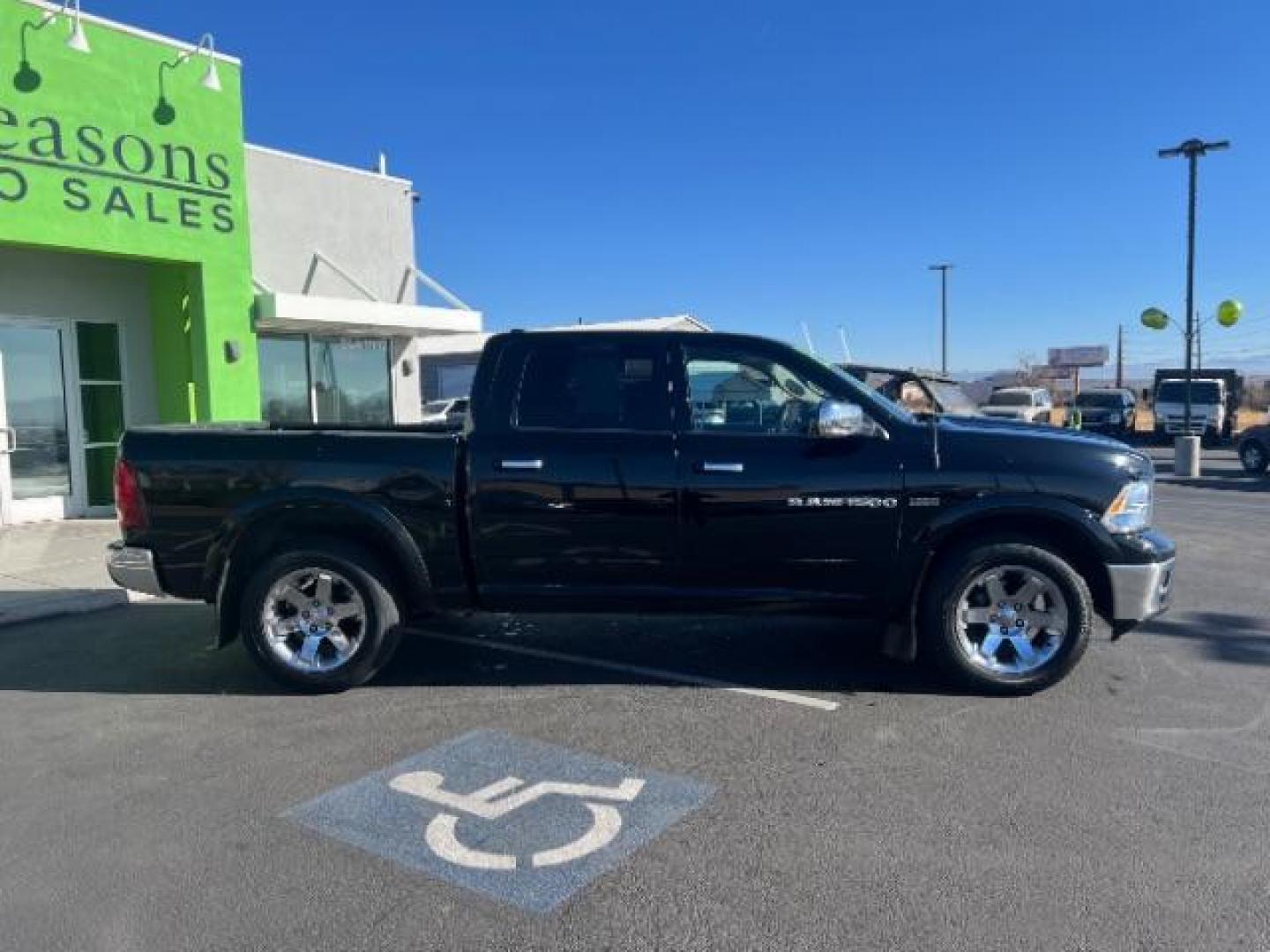 2012 Black /Dark Slate Leather Interior RAM 1500 Laramie Crew Cab 4WD (1C6RD7NT5CS) with an 5.7L V8 OHV 16V engine, 6-Speed Automatic transmission, located at 940 North Main Street, Cedar City, UT, 84720, (435) 628-0023, 37.692936, -113.061897 - We specialize in helping ALL people get the best financing available. No matter your credit score, good, bad or none we can get you an amazing rate. Had a bankruptcy, divorce, or repossessions? We give you the green light to get your credit back on the road. Low down and affordable payments that fit - Photo#7