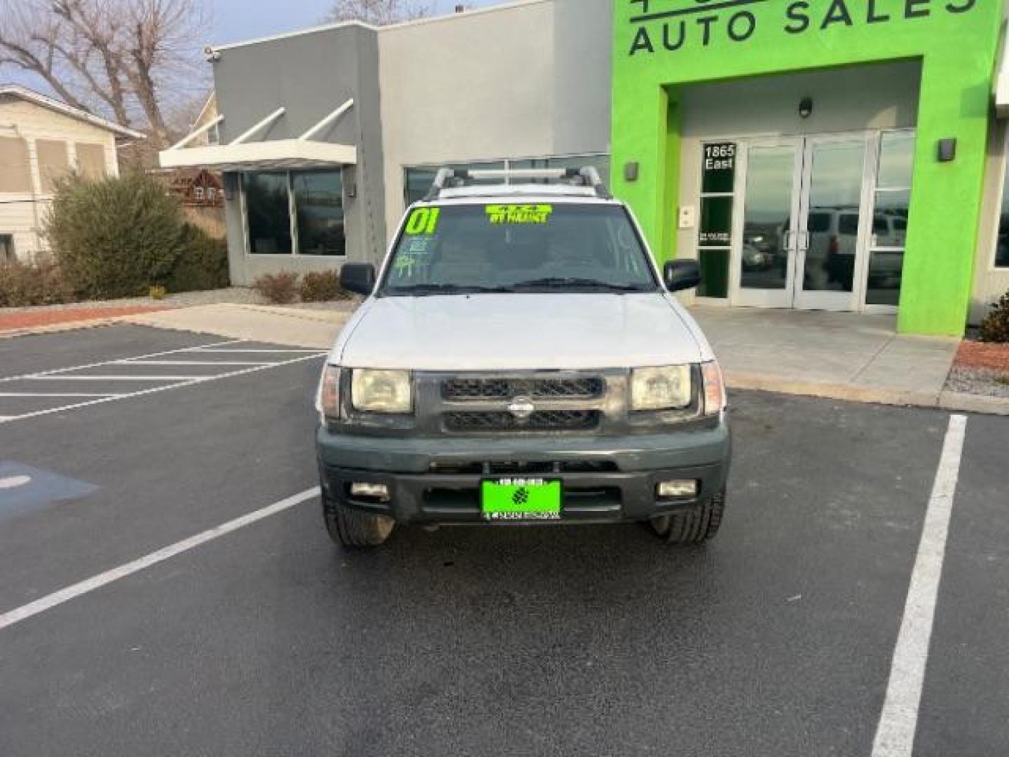 2001 White /Gray Cloth Interior Nissan Xterra SE 4WD (5N1ED28Y81C) with an 3.3L V6 SOHC 12V engine, 4-Speed Automatic transmission, located at 1865 East Red Hills Pkwy, St. George, 84770, (435) 628-0023, 37.120850, -113.543640 - We specialize in helping ALL people get the best financing available. No matter your credit score, good, bad or none we can get you an amazing rate. Had a bankruptcy, divorce, or repossessions? We give you the green light to get your credit back on the road. Low down and affordable payments that fit - Photo#1