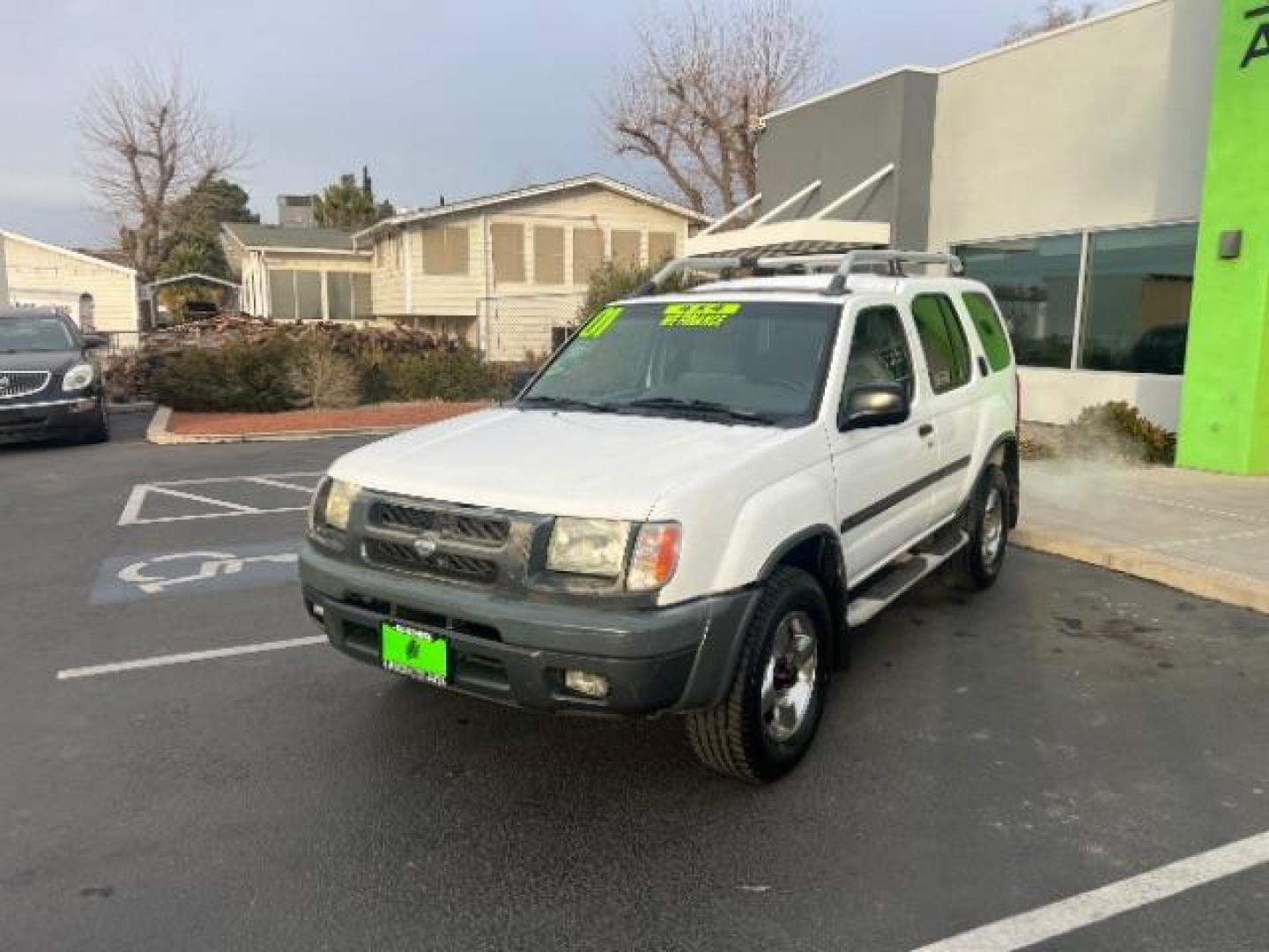 2001 White /Gray Cloth Interior Nissan Xterra SE 4WD (5N1ED28Y81C) with an 3.3L V6 SOHC 12V engine, 4-Speed Automatic transmission, located at 1865 East Red Hills Pkwy, St. George, 84770, (435) 628-0023, 37.120850, -113.543640 - We specialize in helping ALL people get the best financing available. No matter your credit score, good, bad or none we can get you an amazing rate. Had a bankruptcy, divorce, or repossessions? We give you the green light to get your credit back on the road. Low down and affordable payments that fit - Photo#2