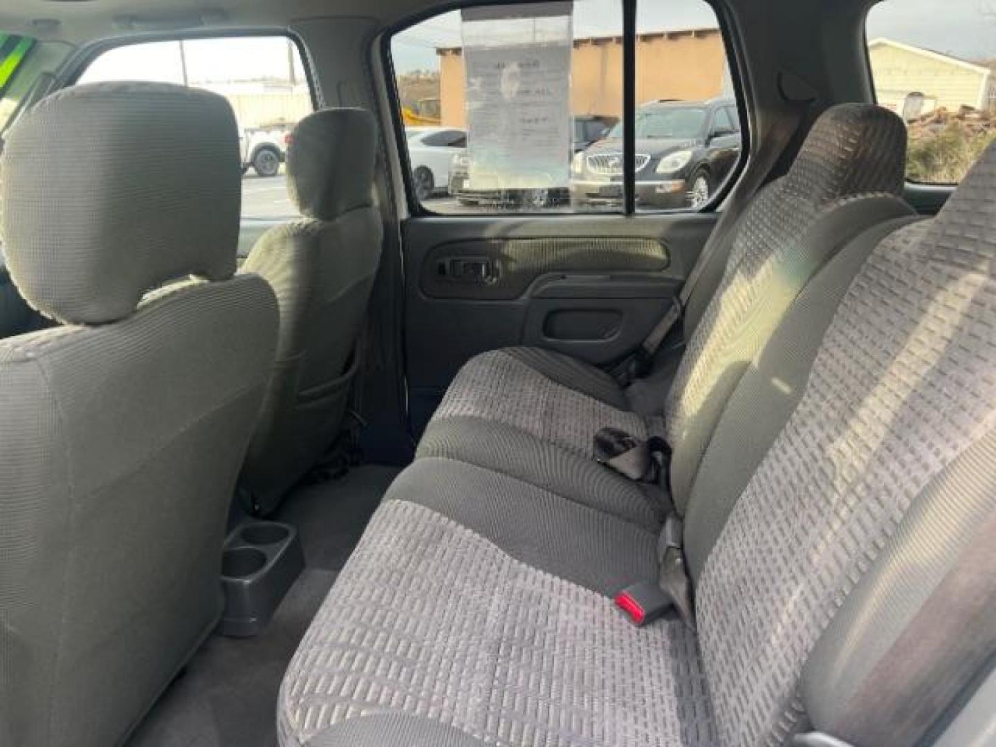 2001 White /Gray Cloth Interior Nissan Xterra SE 4WD (5N1ED28Y81C) with an 3.3L V6 SOHC 12V engine, 4-Speed Automatic transmission, located at 1865 East Red Hills Pkwy, St. George, 84770, (435) 628-0023, 37.120850, -113.543640 - We specialize in helping ALL people get the best financing available. No matter your credit score, good, bad or none we can get you an amazing rate. Had a bankruptcy, divorce, or repossessions? We give you the green light to get your credit back on the road. Low down and affordable payments that fit - Photo#23