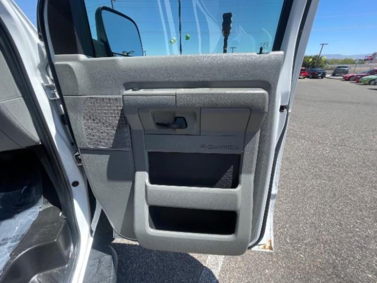 2009 Oxford White /Medium Flint Cloth Interior Ford Econoline E-250 (1FTNE24W19D) with an 4.6L V8 SOHC 16V engine, 4-Speed Automatic transmission, located at 1865 East Red Hills Pkwy, St. George, 84770, (435) 628-0023, 37.120850, -113.543640 - We specialize in helping ALL people get the best financing available. No matter your credit score, good, bad or none we can get you an amazing rate. Had a bankruptcy, divorce, or repossessions? We give you the green light to get your credit back on the road. Low down and affordable payments that fit - Photo#17