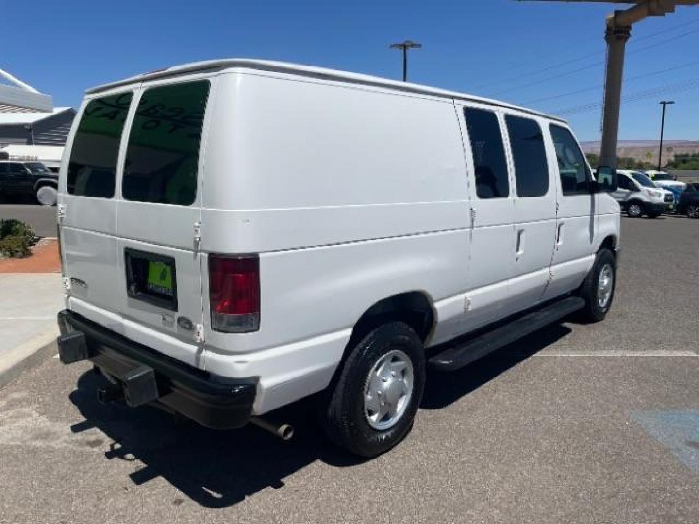 2009 Oxford White /Medium Flint Cloth Interior Ford Econoline E-250 (1FTNE24W19D) with an 4.6L V8 SOHC 16V engine, 4-Speed Automatic transmission, located at 1865 East Red Hills Pkwy, St. George, 84770, (435) 628-0023, 37.120850, -113.543640 - Photo#9