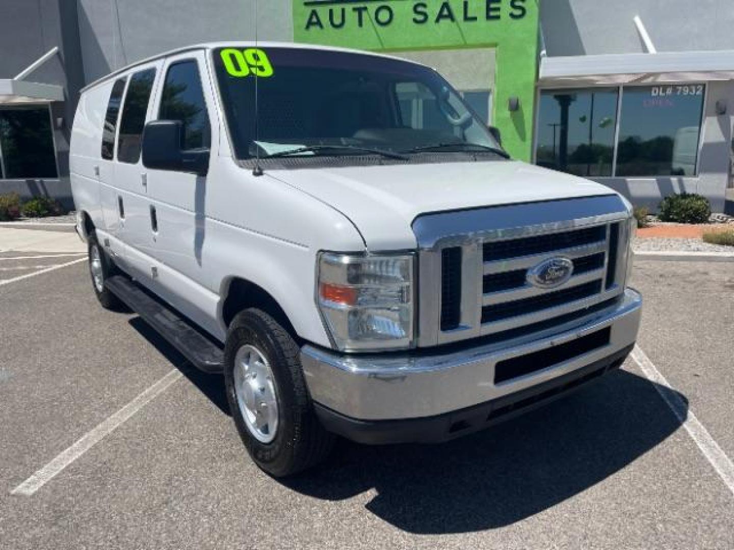 2009 Oxford White /Medium Flint Cloth Interior Ford Econoline E-250 (1FTNE24W19D) with an 4.6L V8 SOHC 16V engine, 4-Speed Automatic transmission, located at 1865 East Red Hills Pkwy, St. George, 84770, (435) 628-0023, 37.120850, -113.543640 - Photo#1