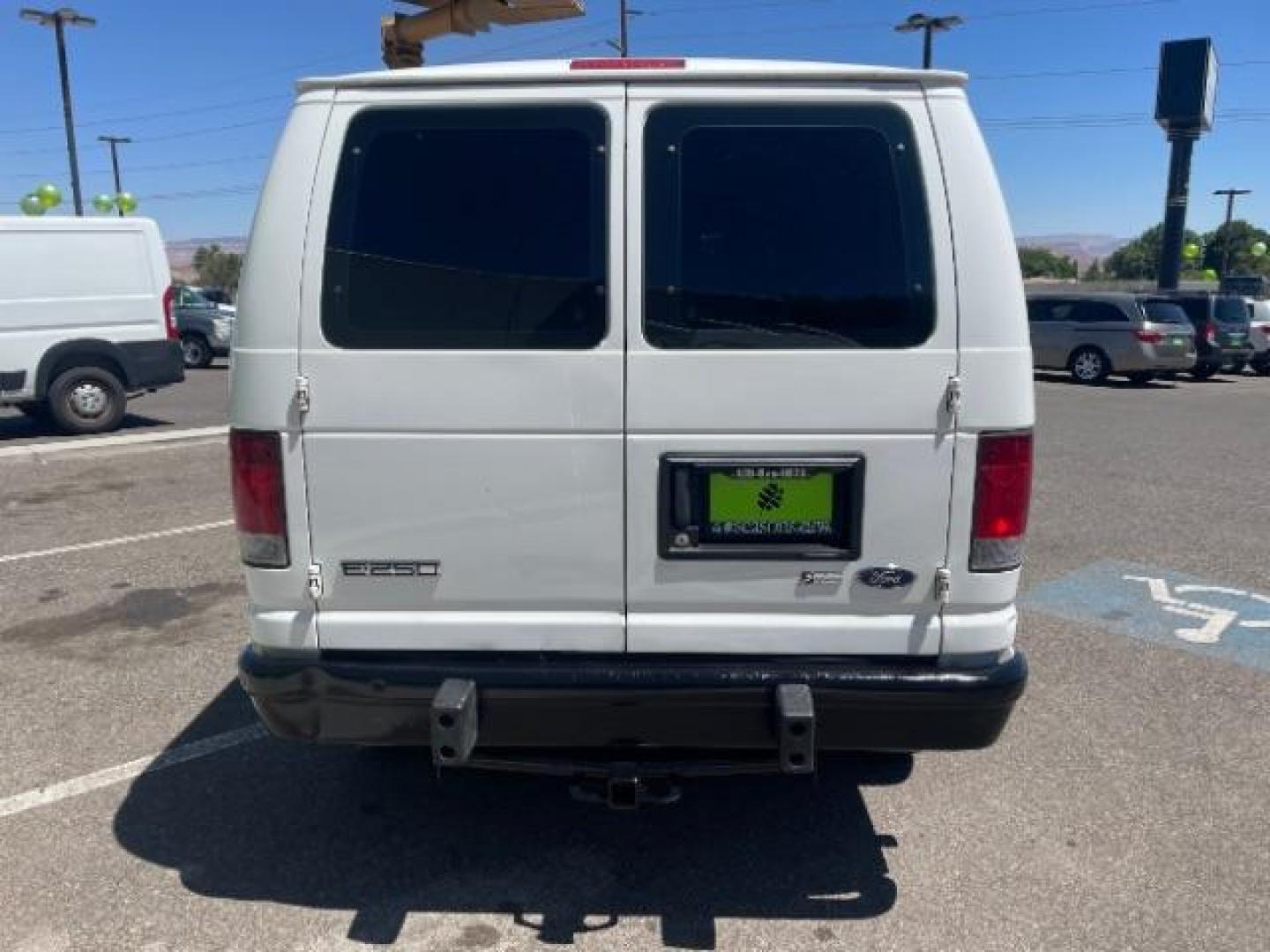 2009 Oxford White /Medium Flint Cloth Interior Ford Econoline E-250 (1FTNE24W19D) with an 4.6L V8 SOHC 16V engine, 4-Speed Automatic transmission, located at 1865 East Red Hills Pkwy, St. George, 84770, (435) 628-0023, 37.120850, -113.543640 - Photo#8