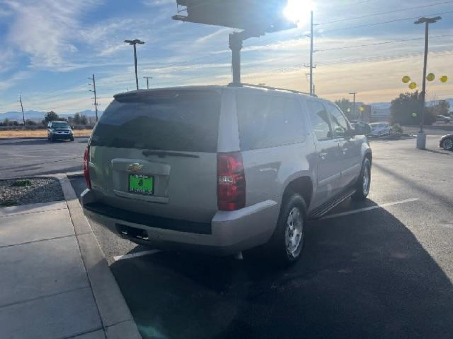 2007 Silver Birch Metalli /Light Titanium/Dark Chevrolet Suburban LS 1500 2WD (1GNFC16J37J) with an 5.3L V8 OHV 16V engine, 4-Speed Automatic transmission, located at 1865 East Red Hills Pkwy, St. George, 84770, (435) 628-0023, 37.120850, -113.543640 - We specialize in helping ALL people get the best financing available. No matter your credit score, good, bad or none we can get you an amazing rate. Had a bankruptcy, divorce, or repossessions? We give you the green light to get your credit back on the road. Low down and affordable payments that fit - Photo#6