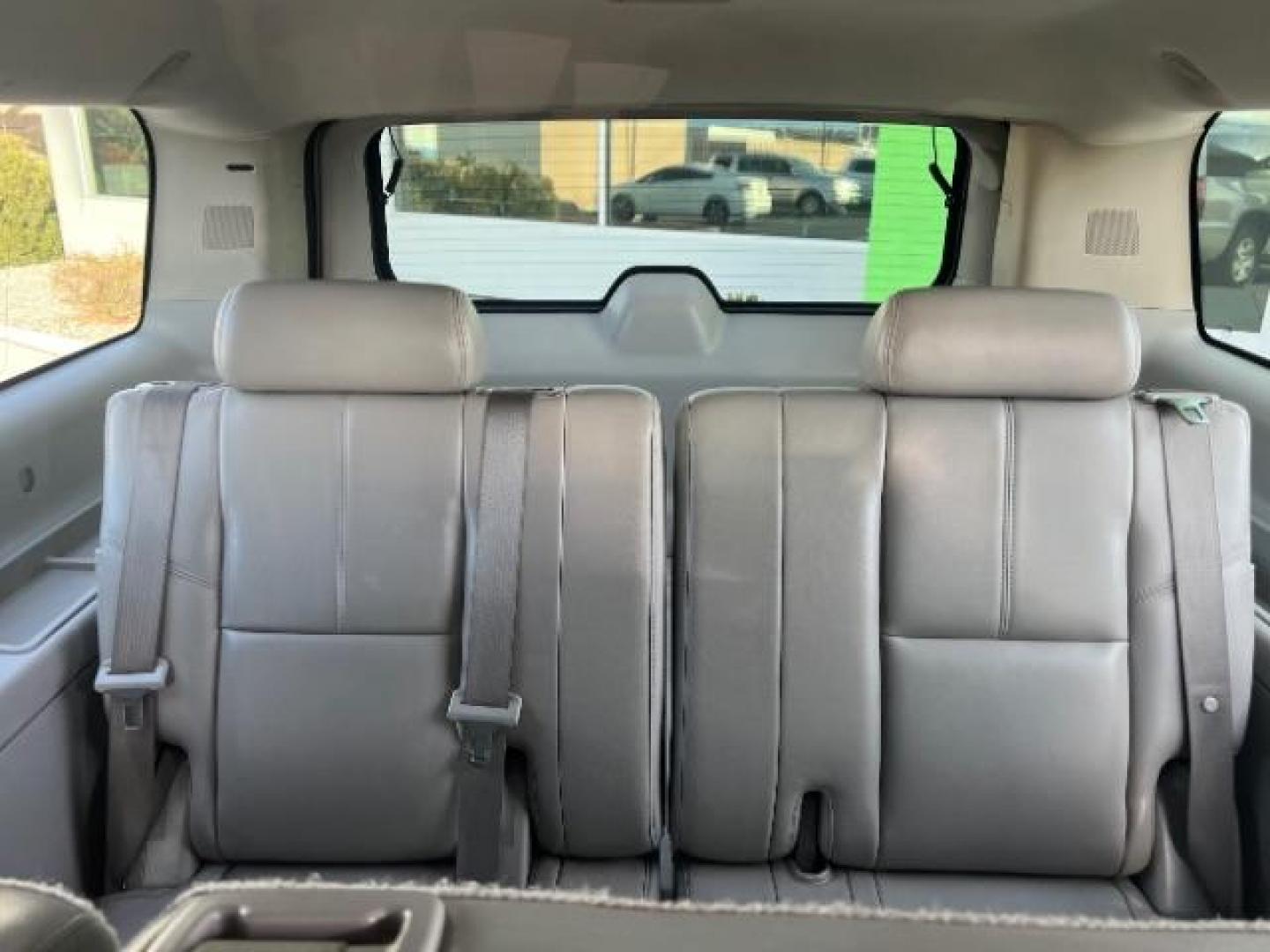 2007 Silver Birch Metalli /Light Titanium/Dark Chevrolet Suburban LS 1500 2WD (1GNFC16J37J) with an 5.3L V8 OHV 16V engine, 4-Speed Automatic transmission, located at 1865 East Red Hills Pkwy, St. George, 84770, (435) 628-0023, 37.120850, -113.543640 - We specialize in helping ALL people get the best financing available. No matter your credit score, good, bad or none we can get you an amazing rate. Had a bankruptcy, divorce, or repossessions? We give you the green light to get your credit back on the road. Low down and affordable payments that fit - Photo#25