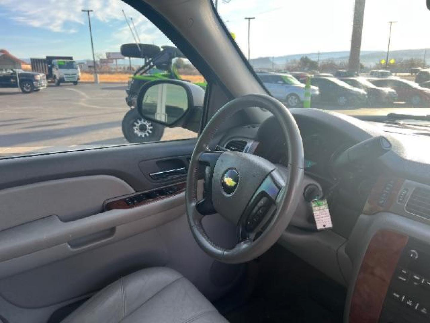 2007 Silver Birch Metalli /Light Titanium/Dark Chevrolet Suburban LS 1500 2WD (1GNFC16J37J) with an 5.3L V8 OHV 16V engine, 4-Speed Automatic transmission, located at 1865 East Red Hills Pkwy, St. George, 84770, (435) 628-0023, 37.120850, -113.543640 - We specialize in helping ALL people get the best financing available. No matter your credit score, good, bad or none we can get you an amazing rate. Had a bankruptcy, divorce, or repossessions? We give you the green light to get your credit back on the road. Low down and affordable payments that fit - Photo#33