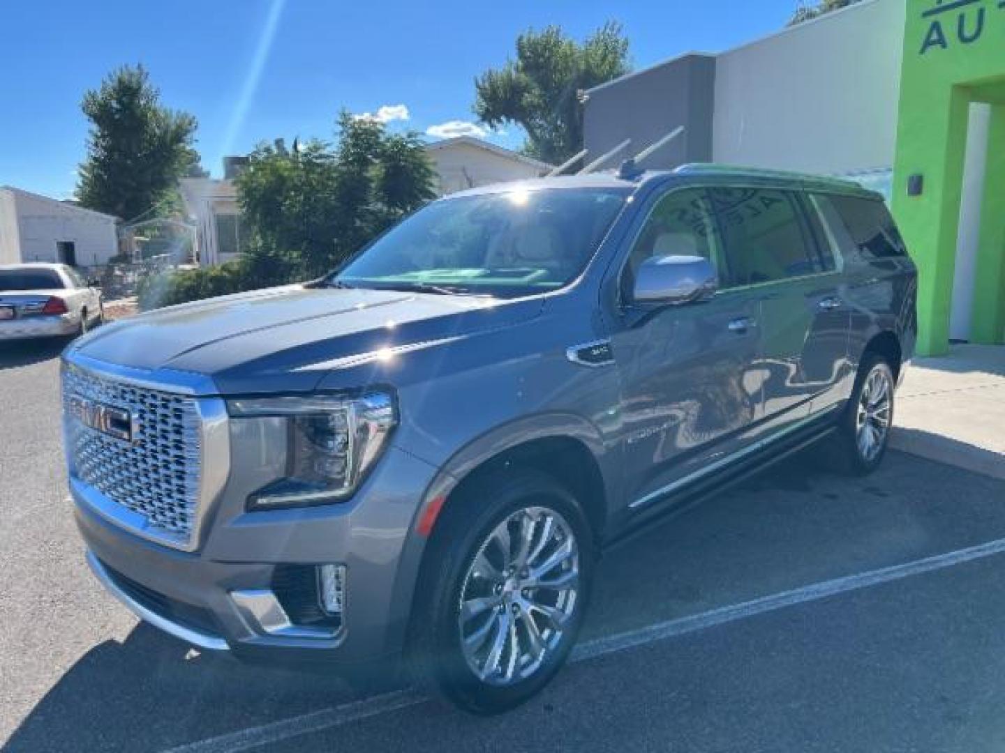 2021 Grey /Tan GMC Yukon XL Denali 4WD (1GKS2JKL6MR) with an 6.2L V8 OHV 16V engine, 10-Speed Automatic transmission, located at 1865 East Red Hills Pkwy, St. George, 84770, (435) 628-0023, 37.120850, -113.543640 - Beautiful rare color combo. Loaded! 4wd, 7 Seats, 2 Screen Entertainment, Adaptive cruise, Max Trailering Package, Power stepside, Pano Sunroof, Cooled seats, Rearview Mirror Camera. This Denali has all the bells and whistles. Come check it out. Call or text for more info, Financing available. - Photo#3