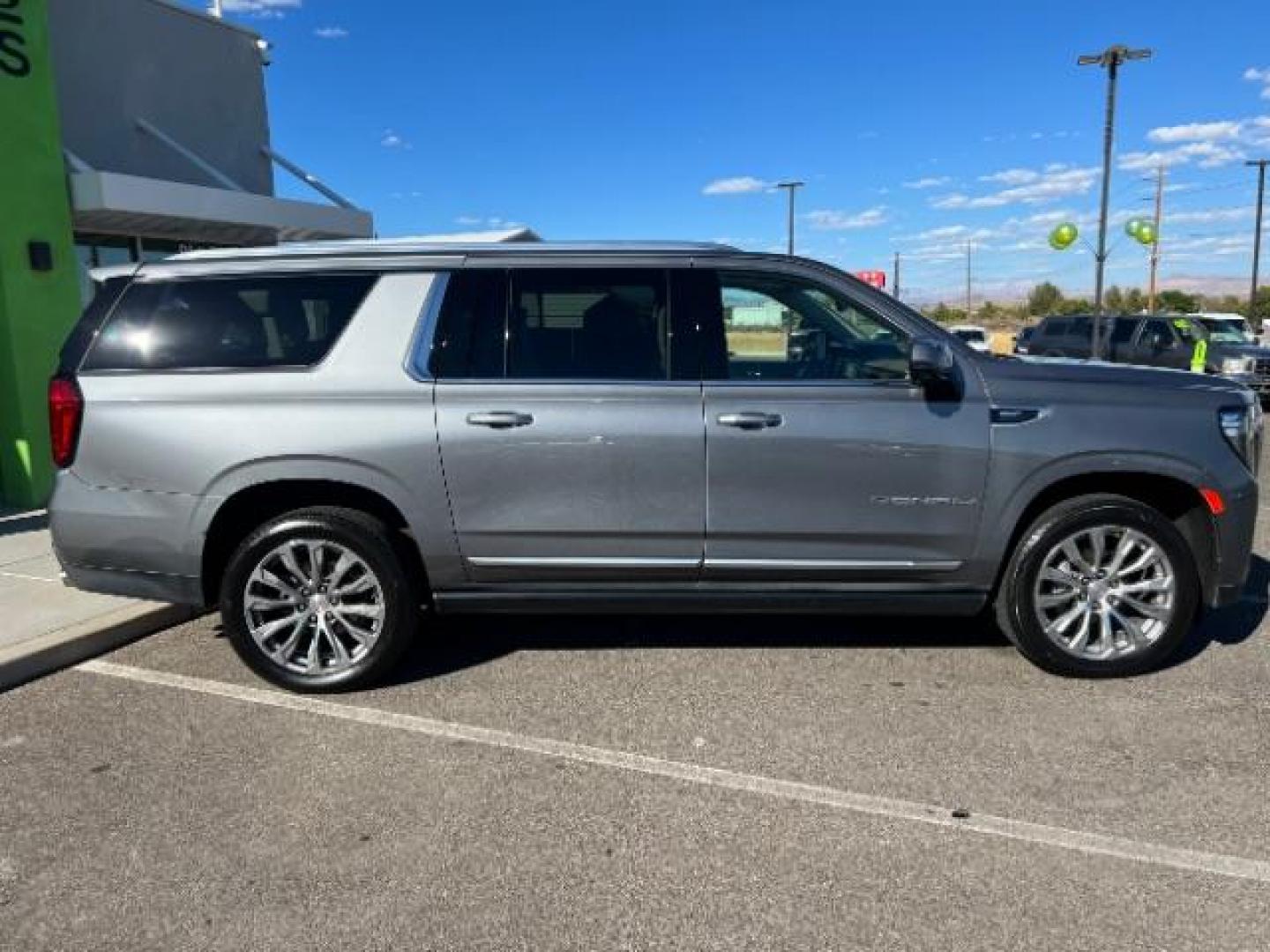 2021 Grey /Tan GMC Yukon XL Denali 4WD (1GKS2JKL6MR) with an 6.2L V8 OHV 16V engine, 10-Speed Automatic transmission, located at 1865 East Red Hills Pkwy, St. George, 84770, (435) 628-0023, 37.120850, -113.543640 - Photo#8