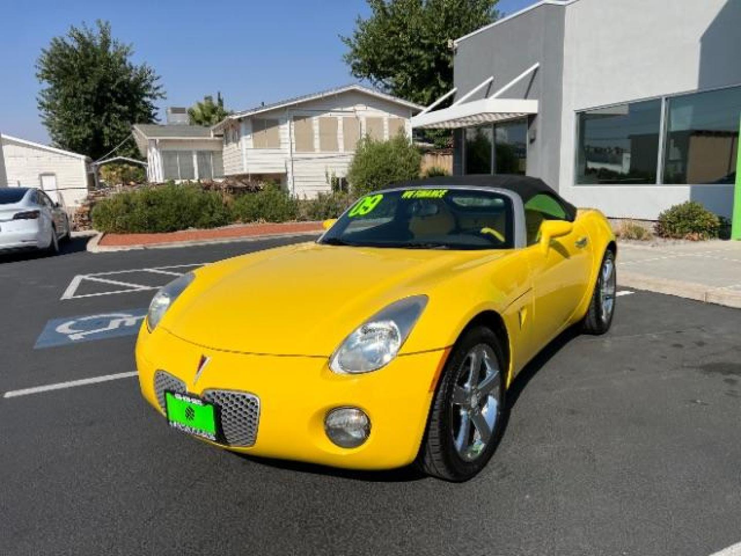 2009 Yellow /Ebony Leather Interior Pontiac Solstice Base (1G2MN35B69Y) with an 2.4L L4 DOHC 16V engine, 5-Speed Automatic transmission, located at 1865 East Red Hills Pkwy, St. George, 84770, (435) 628-0023, 37.120850, -113.543640 - Photo#2