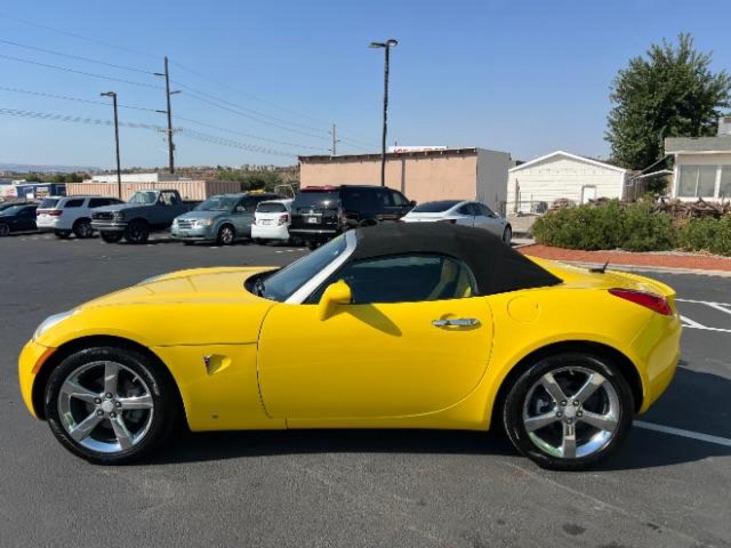 2009 Yellow /Ebony Leather Interior Pontiac Solstice Base (1G2MN35B69Y) with an 2.4L L4 DOHC 16V engine, 5-Speed Automatic transmission, located at 1865 East Red Hills Pkwy, St. George, 84770, (435) 628-0023, 37.120850, -113.543640 - Photo#3