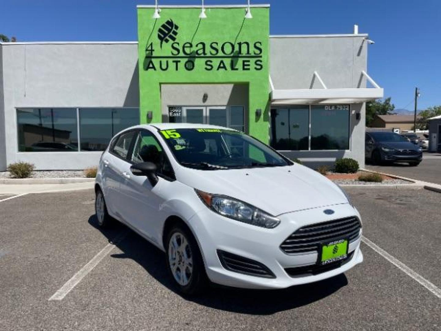 2015 Oxford White /Charcoal Black Ford Fiesta SE Hatchback (3FADP4EJ4FM) with an 1.6L L4 DOHC 16V engine, 6-Speed Automatic transmission, located at 1865 East Red Hills Pkwy, St. George, 84770, (435) 628-0023, 37.120850, -113.543640 - Photo#0