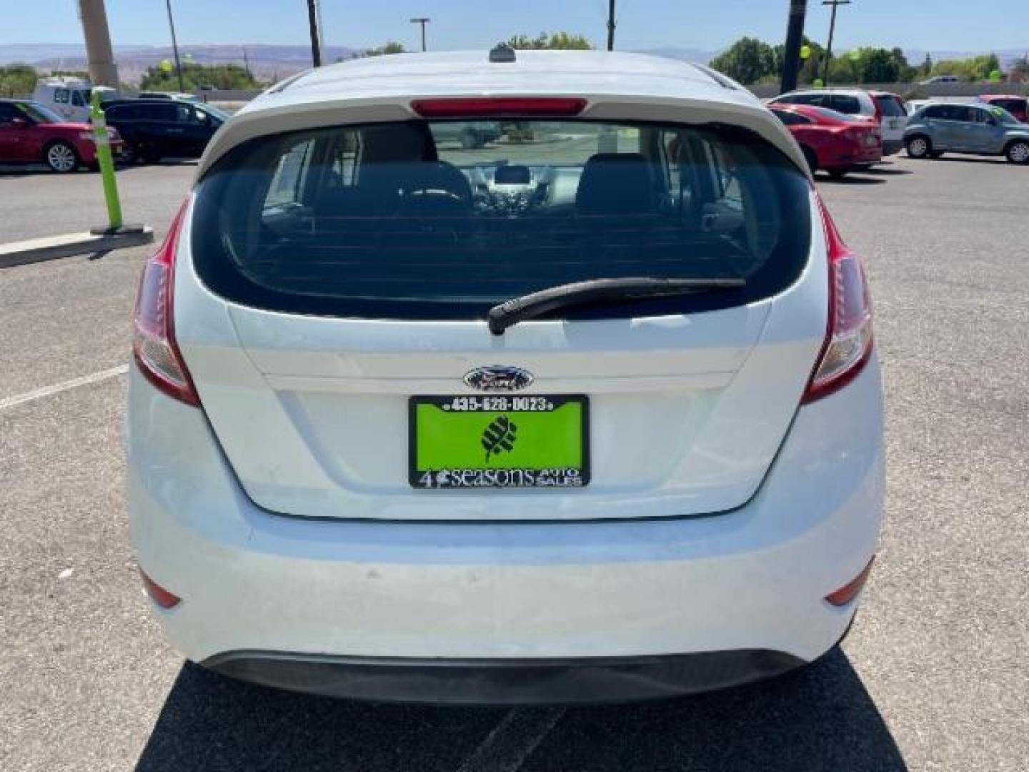 2015 Oxford White /Charcoal Black Ford Fiesta SE Hatchback (3FADP4EJ4FM) with an 1.6L L4 DOHC 16V engine, 6-Speed Automatic transmission, located at 1865 East Red Hills Pkwy, St. George, 84770, (435) 628-0023, 37.120850, -113.543640 - Photo#8