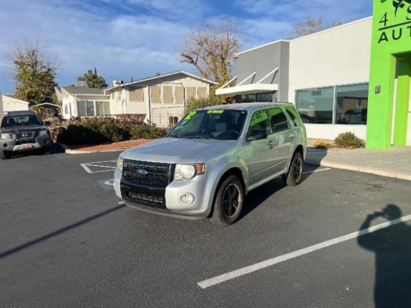 2012 Ingot Silver Metalli /Charcoal Black Cloth Ford Escape XLT FWD (1FMCU0DG9CK) with an 3.0L V6 DOHC 24V engine, 6-Speed Automatic transmission, located at 1865 East Red Hills Pkwy, St. George, 84770, (435) 628-0023, 37.120850, -113.543640 - We specialize in helping ALL people get the best financing available. No matter your credit score, good, bad or none we can get you an amazing rate. Had a bankruptcy, divorce, or repossessions? We give you the green light to get your credit back on the road. Low down and affordable payments that fit - Photo#2