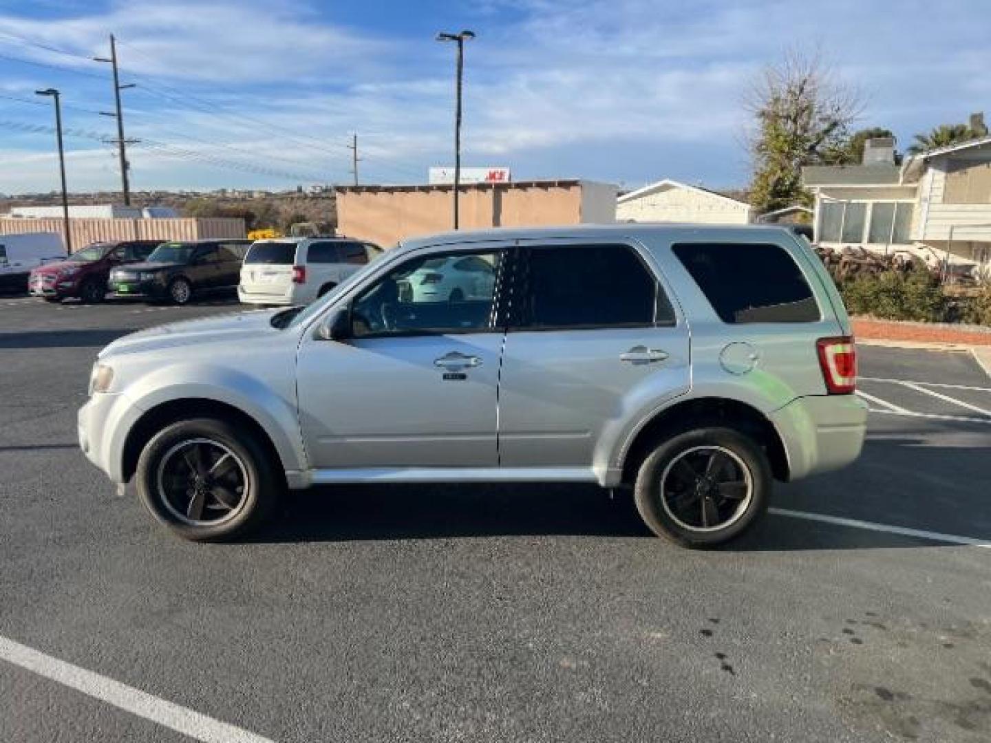 2012 Ingot Silver Metalli /Charcoal Black Cloth Ford Escape XLT FWD (1FMCU0DG9CK) with an 3.0L V6 DOHC 24V engine, 6-Speed Automatic transmission, located at 1865 East Red Hills Pkwy, St. George, 84770, (435) 628-0023, 37.120850, -113.543640 - We specialize in helping ALL people get the best financing available. No matter your credit score, good, bad or none we can get you an amazing rate. Had a bankruptcy, divorce, or repossessions? We give you the green light to get your credit back on the road. Low down and affordable payments that fit - Photo#3