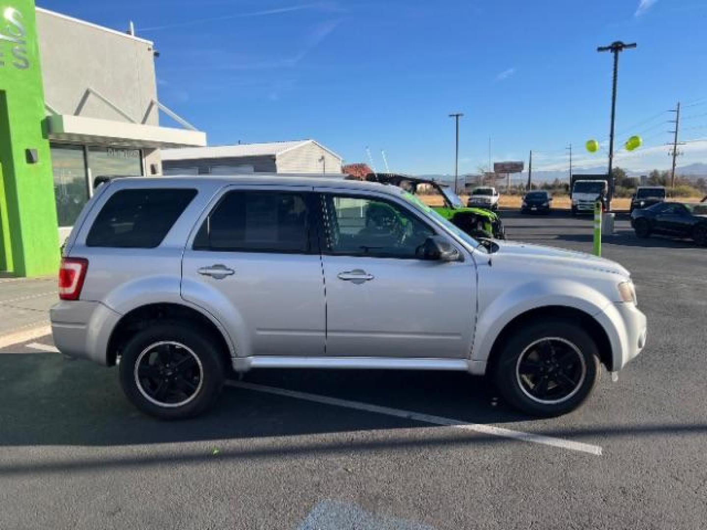 2012 Ingot Silver Metalli /Charcoal Black Cloth Ford Escape XLT FWD (1FMCU0DG9CK) with an 3.0L V6 DOHC 24V engine, 6-Speed Automatic transmission, located at 1865 East Red Hills Pkwy, St. George, 84770, (435) 628-0023, 37.120850, -113.543640 - We specialize in helping ALL people get the best financing available. No matter your credit score, good, bad or none we can get you an amazing rate. Had a bankruptcy, divorce, or repossessions? We give you the green light to get your credit back on the road. Low down and affordable payments that fit - Photo#7