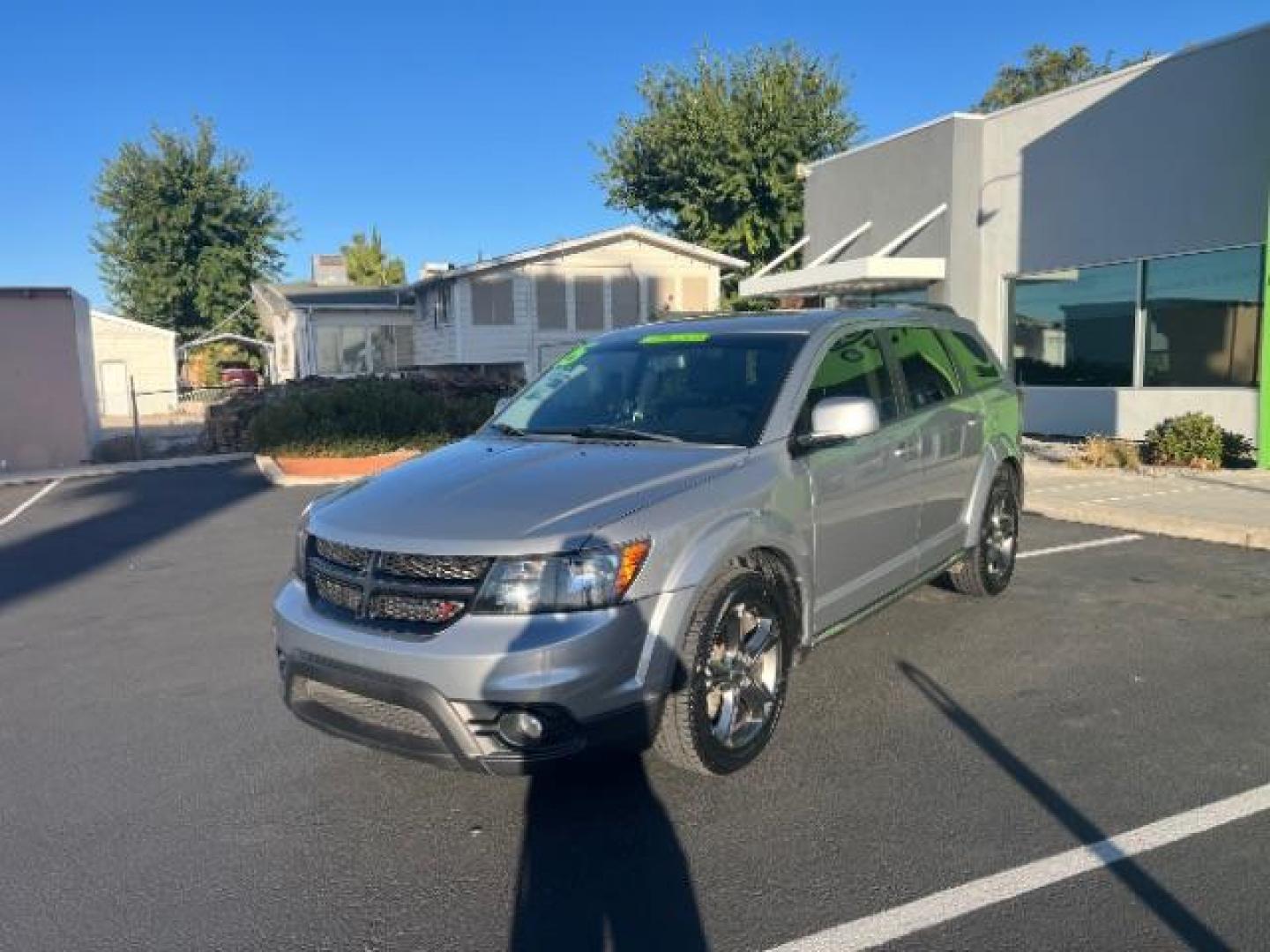 2015 Billet Silver Metall /Black Dodge Journey Crossroad FWD (3C4PDCGG3FT) with an 3.6L V6 DOHC 24V engine, 6-Speed Automatic transmission, located at 940 North Main Street, Cedar City, UT, 84720, (435) 628-0023, 37.692936, -113.061897 - Photo#2