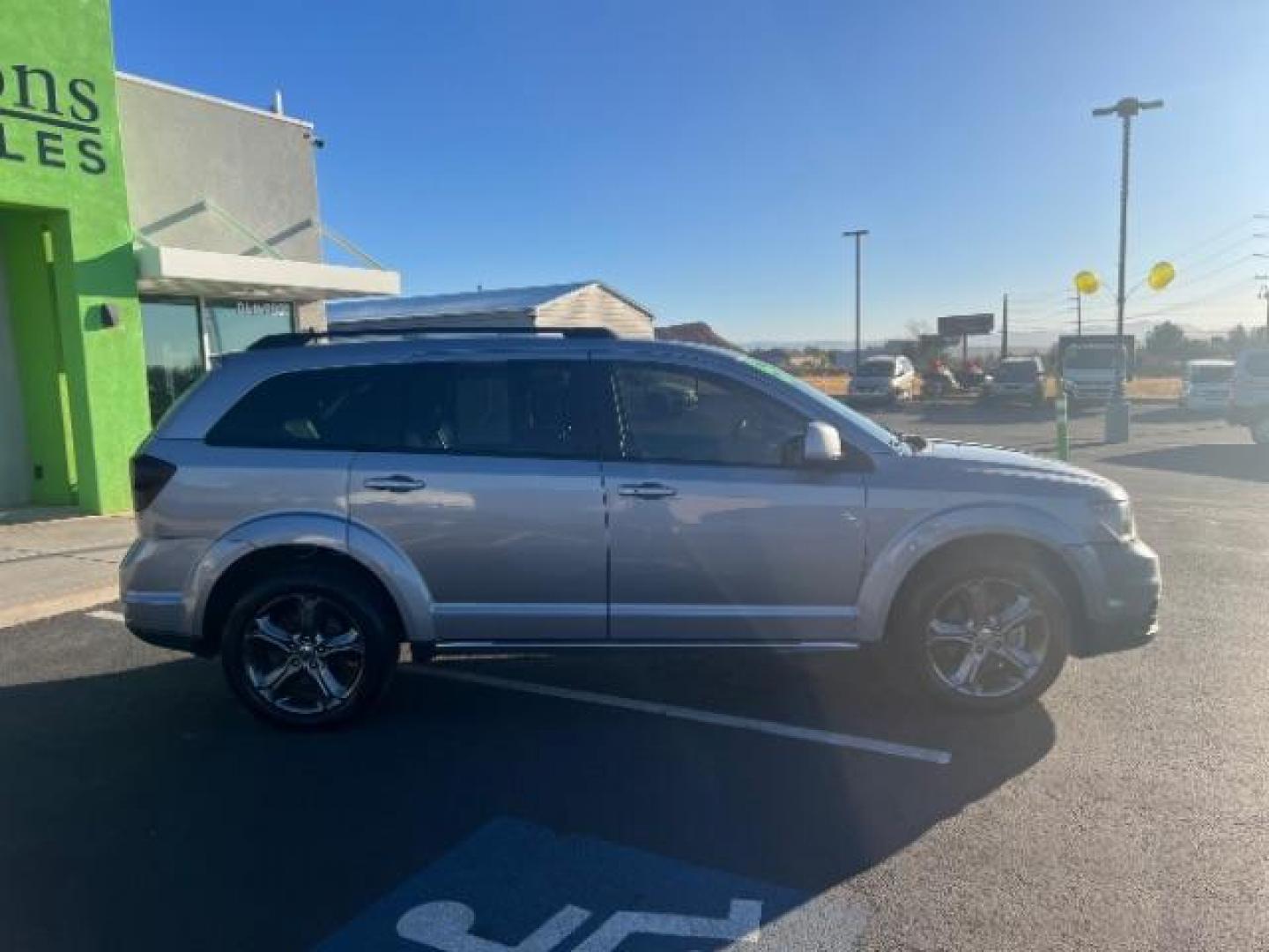 2015 Billet Silver Metall /Black Dodge Journey Crossroad FWD (3C4PDCGG3FT) with an 3.6L V6 DOHC 24V engine, 6-Speed Automatic transmission, located at 940 North Main Street, Cedar City, UT, 84720, (435) 628-0023, 37.692936, -113.061897 - Photo#7