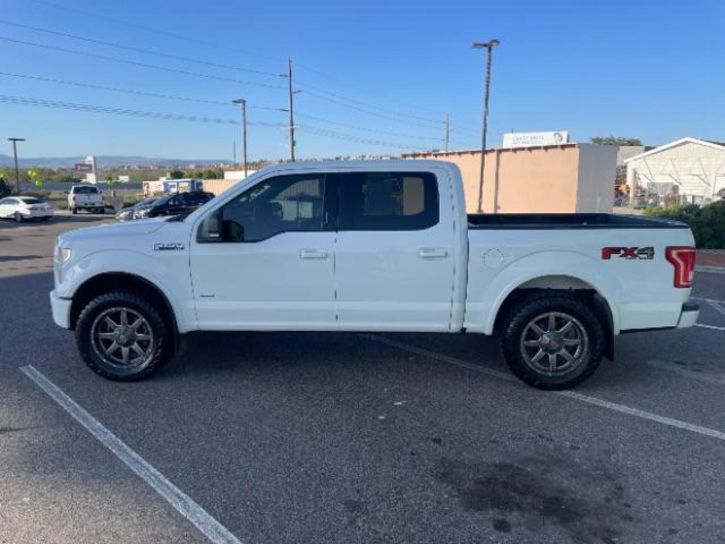 2016 Oxford White /Black, premium cloth Ford F-150 XLT SuperCrew 5.5-ft. Bed 4WD (1FTEW1EP3GK) with an 2.7L V6 DOHC 24V engine, 6-Speed Automatic transmission, located at 1865 East Red Hills Pkwy, St. George, 84770, (435) 628-0023, 37.120850, -113.543640 - We specialize in helping ALL people get the best financing available. No matter your credit score, good, bad or none we can get you an amazing rate. Had a bankruptcy, divorce, or repossessions? We give you the green light to get your credit back on the road. Low down and affordable payments that fit - Photo#5