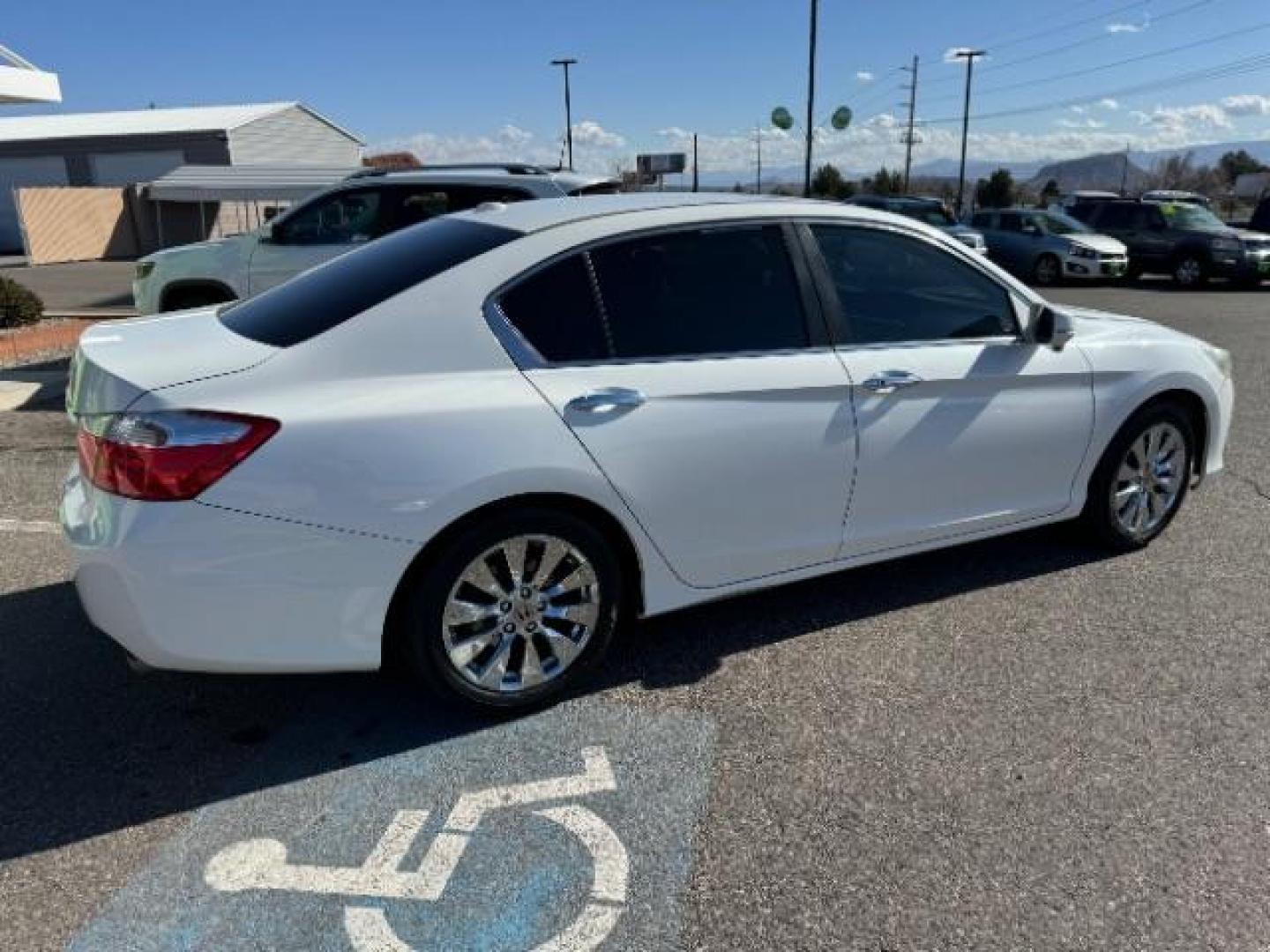 2013 White Orchid Pearl /Ivory Leather Interi Honda Accord EX-L Sedan CVT (1HGCR2F84DA) with an 2.4L L4 DOHC 16V engine, Continuously Variabl transmission, located at 1865 East Red Hills Pkwy, St. George, 84770, (435) 628-0023, 37.120850, -113.543640 - Photo#10