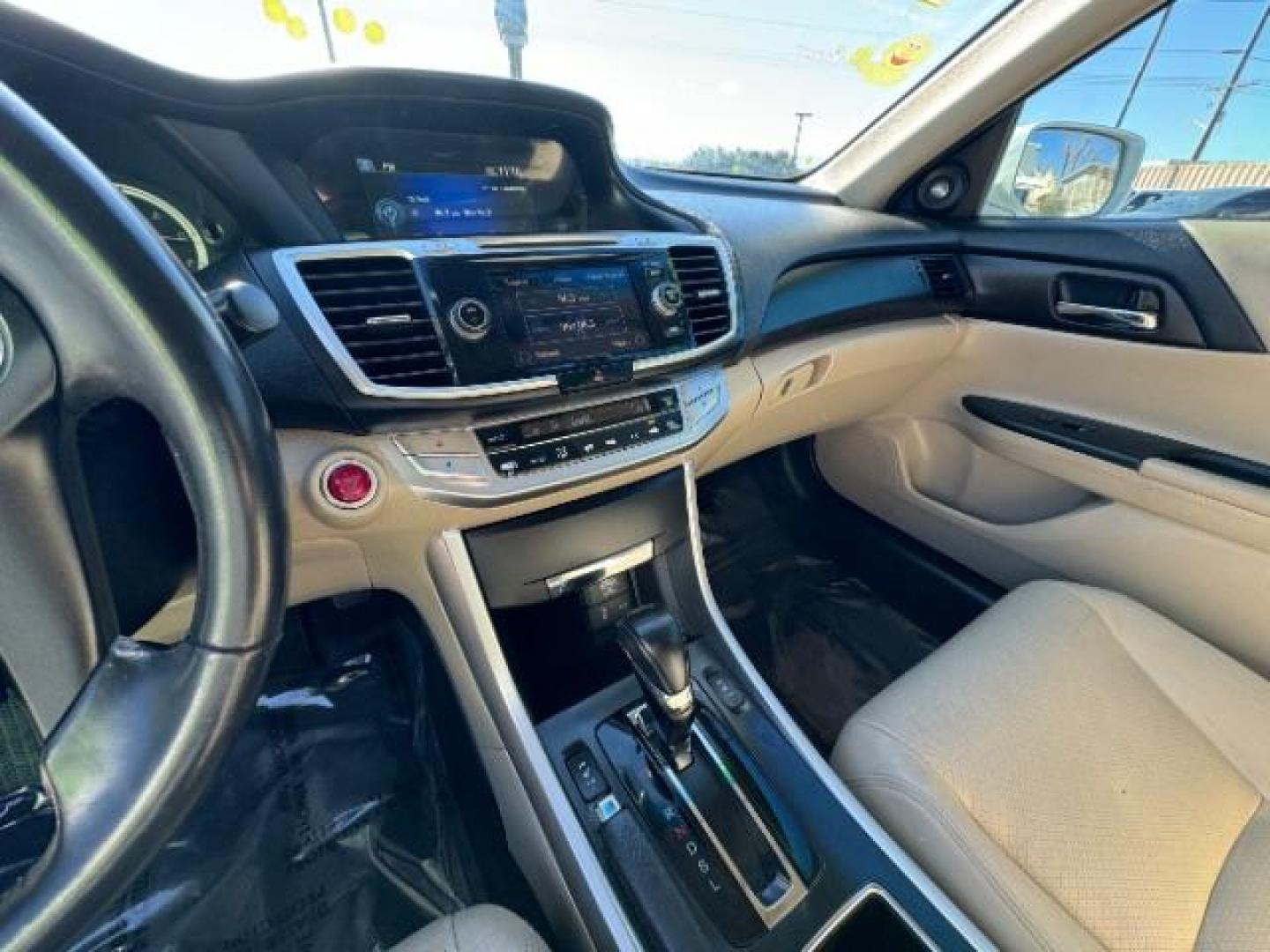 2013 White Orchid Pearl /Ivory Leather Interi Honda Accord EX-L Sedan CVT (1HGCR2F84DA) with an 2.4L L4 DOHC 16V engine, Continuously Variabl transmission, located at 1865 East Red Hills Pkwy, St. George, 84770, (435) 628-0023, 37.120850, -113.543640 - Photo#20