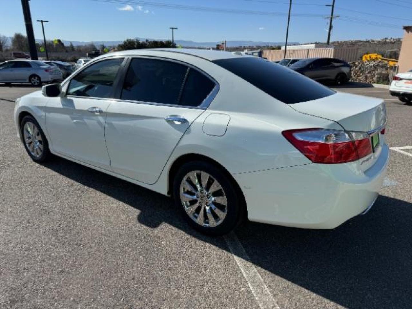 2013 White Orchid Pearl /Ivory Leather Interi Honda Accord EX-L Sedan CVT (1HGCR2F84DA) with an 2.4L L4 DOHC 16V engine, Continuously Variabl transmission, located at 1865 East Red Hills Pkwy, St. George, 84770, (435) 628-0023, 37.120850, -113.543640 - Photo#6