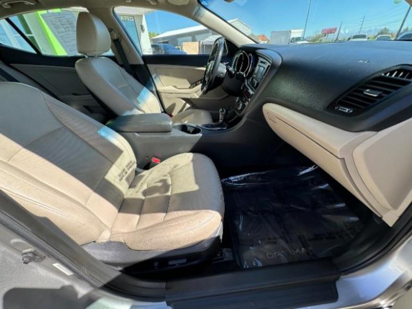 2014 Titanium Silver /Beige Kia Optima EX (5XXGN4A7XEG) with an 2.4L L4 DOHC 16V engine, 6-Speed Automatic transmission, located at 1865 East Red Hills Pkwy, St. George, 84770, (435) 628-0023, 37.120850, -113.543640 - Photo#38