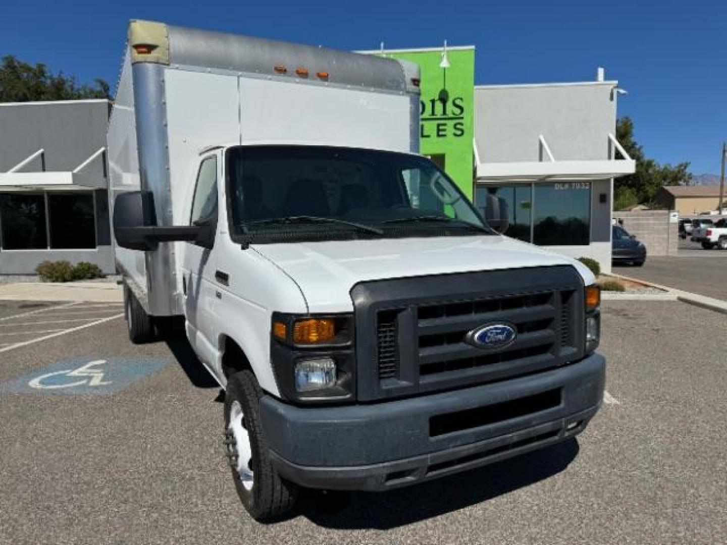 2015 White /Gray Leather Ford Econoline E-350 Super Duty (1FDWE3FL6FD) with an 5.4L V8 SOHC 16V engine, 4-Speed Automatic transmission, located at 1865 East Red Hills Pkwy, St. George, 84770, (435) 628-0023, 37.120850, -113.543640 - CNG Fuel . We specialize in helping ALL people get the best financing available. No matter your credit score, good, bad or none we can get you an amazing rate. Had a bankruptcy, divorce, or repossessions? We give you the green light to get your credit back on the road. Low down and affordable paymen - Photo#1