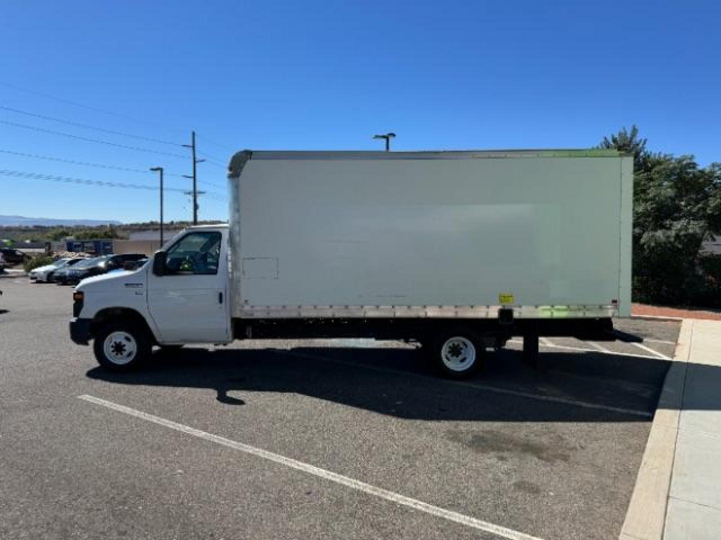 2015 White /Gray Leather Ford Econoline E-350 Super Duty (1FDWE3FL6FD) with an 5.4L V8 SOHC 16V engine, 4-Speed Automatic transmission, located at 1865 East Red Hills Pkwy, St. George, 84770, (435) 628-0023, 37.120850, -113.543640 - CNG Fuel . We specialize in helping ALL people get the best financing available. No matter your credit score, good, bad or none we can get you an amazing rate. Had a bankruptcy, divorce, or repossessions? We give you the green light to get your credit back on the road. Low down and affordable paymen - Photo#5