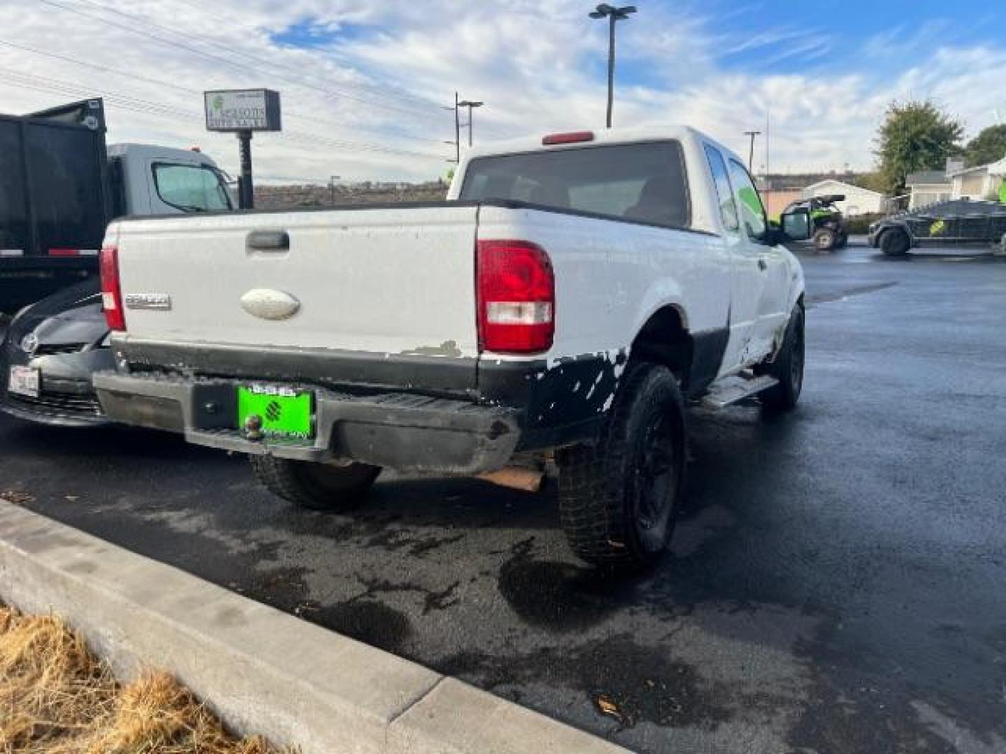 2007 Oxford White /Medium Dark Flint Cloth Interior Ford Ranger XL SuperCab 2WD (1FTYR14DX7P) with an 2.3L L4 SOHC 8V engine, 5-Speed Manual transmission, located at 1865 East Red Hills Pkwy, St. George, 84770, (435) 628-0023, 37.120850, -113.543640 - This vehicle is a Wholesale Special. This means it will need some love. Runs a drives fine but has body damage, leaks or other mechanical issues. It did NOT pass our 50 point inspection. Get a great deal on a less than perfect car. These cars do NOT qualify for our in house financing. Cash and carry - Photo#5