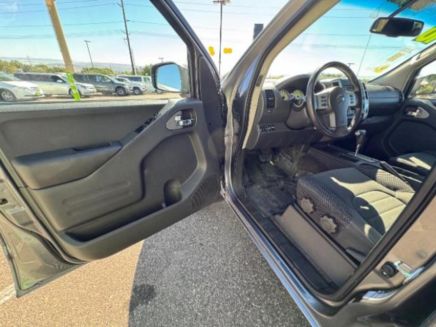 2018 Gun Metallic /Graphite w/White Stitching, cloth Nissan Frontier PRO-4X Crew Cab 5AT 4WD (1N6AD0EV9JN) with an 4.0L V6 DOHC 24V engine, 5-Speed Automatic transmission, located at 940 North Main Street, Cedar City, UT, 84720, (435) 628-0023, 37.692936, -113.061897 - Photo#16