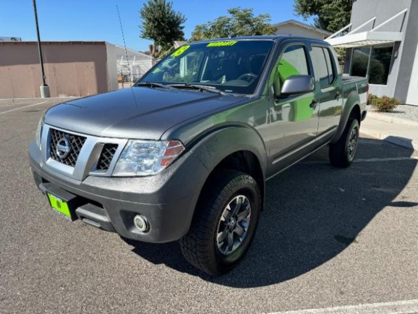 2018 Gun Metallic /Graphite w/White Stitching, cloth Nissan Frontier PRO-4X Crew Cab 5AT 4WD (1N6AD0EV9JN) with an 4.0L V6 DOHC 24V engine, 5-Speed Automatic transmission, located at 940 North Main Street, Cedar City, UT, 84720, (435) 628-0023, 37.692936, -113.061897 - Photo#3