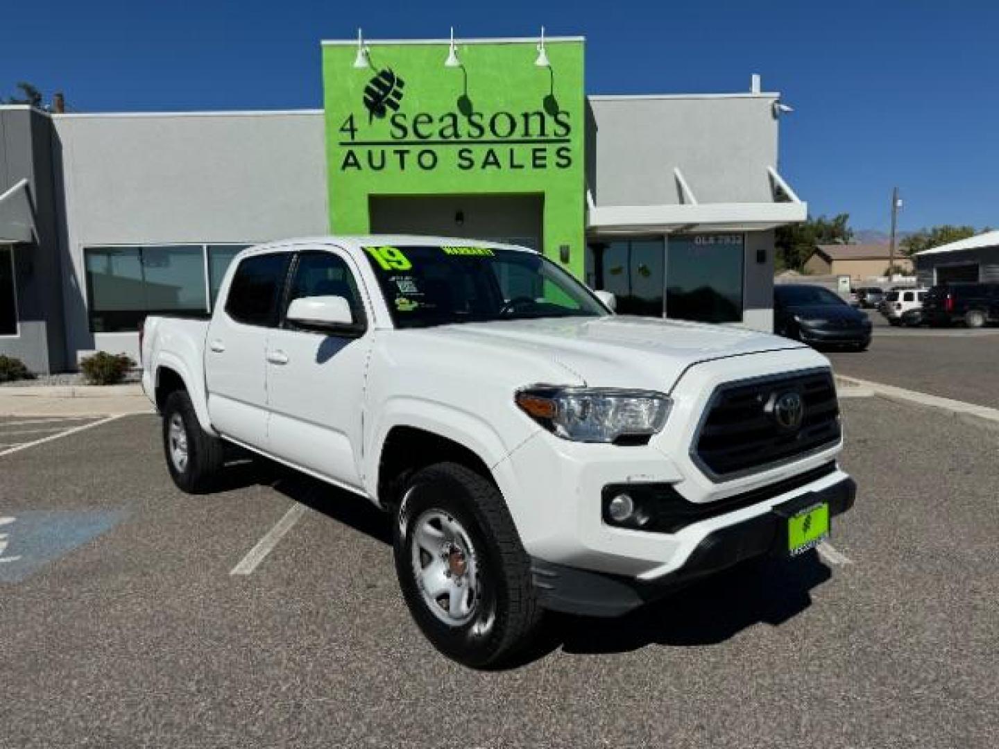 2019 Super White /Cement Gray, cloth Toyota Tacoma SR5 Double Cab Long Bed I4 6AT 2WD (5TFAX5GN5KX) with an 2.7L L4 DOHC 16V engine, 6-Speed Automatic transmission, located at 1865 East Red Hills Pkwy, St. George, 84770, (435) 628-0023, 37.120850, -113.543640 - Photo#0