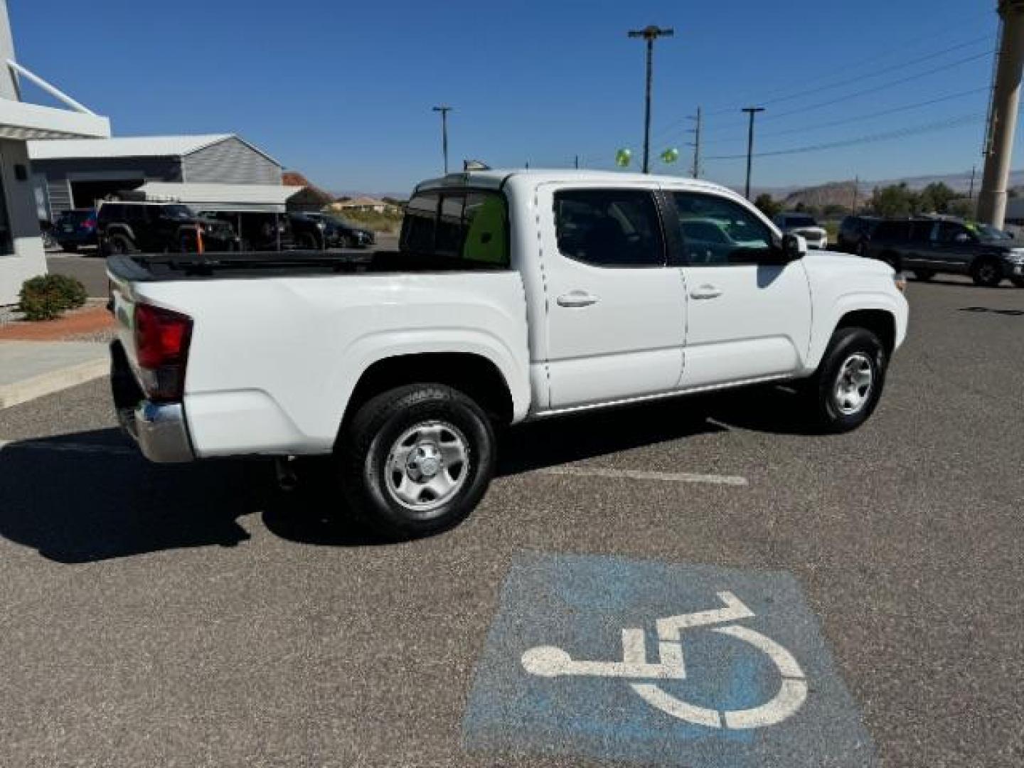 2019 Super White /Cement Gray, cloth Toyota Tacoma SR5 Double Cab Long Bed I4 6AT 2WD (5TFAX5GN5KX) with an 2.7L L4 DOHC 16V engine, 6-Speed Automatic transmission, located at 1865 East Red Hills Pkwy, St. George, 84770, (435) 628-0023, 37.120850, -113.543640 - Photo#11