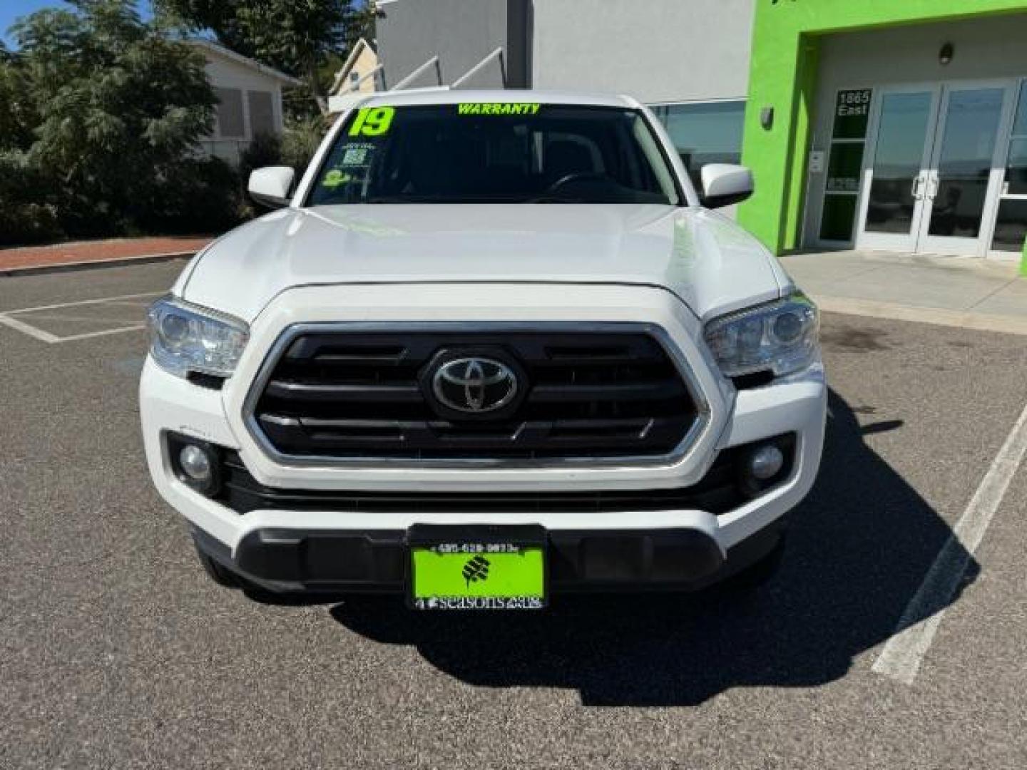 2019 Super White /Cement Gray, cloth Toyota Tacoma SR5 Double Cab Long Bed I4 6AT 2WD (5TFAX5GN5KX) with an 2.7L L4 DOHC 16V engine, 6-Speed Automatic transmission, located at 1865 East Red Hills Pkwy, St. George, 84770, (435) 628-0023, 37.120850, -113.543640 - Photo#2