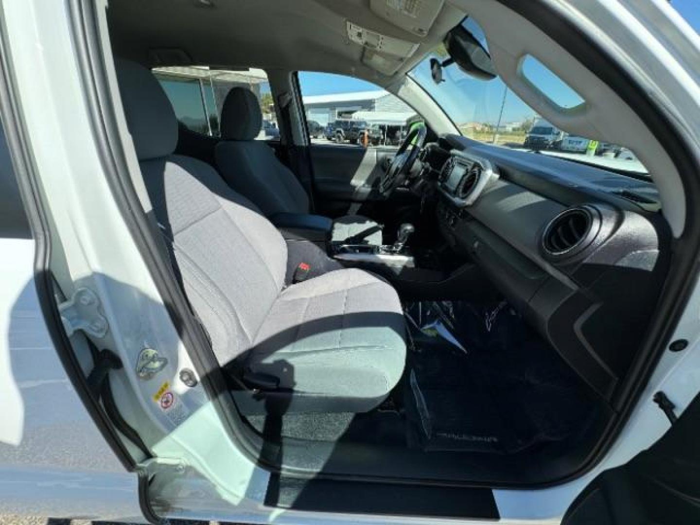 2019 Super White /Cement Gray, cloth Toyota Tacoma SR5 Double Cab Long Bed I4 6AT 2WD (5TFAX5GN5KX) with an 2.7L L4 DOHC 16V engine, 6-Speed Automatic transmission, located at 1865 East Red Hills Pkwy, St. George, 84770, (435) 628-0023, 37.120850, -113.543640 - Photo#30