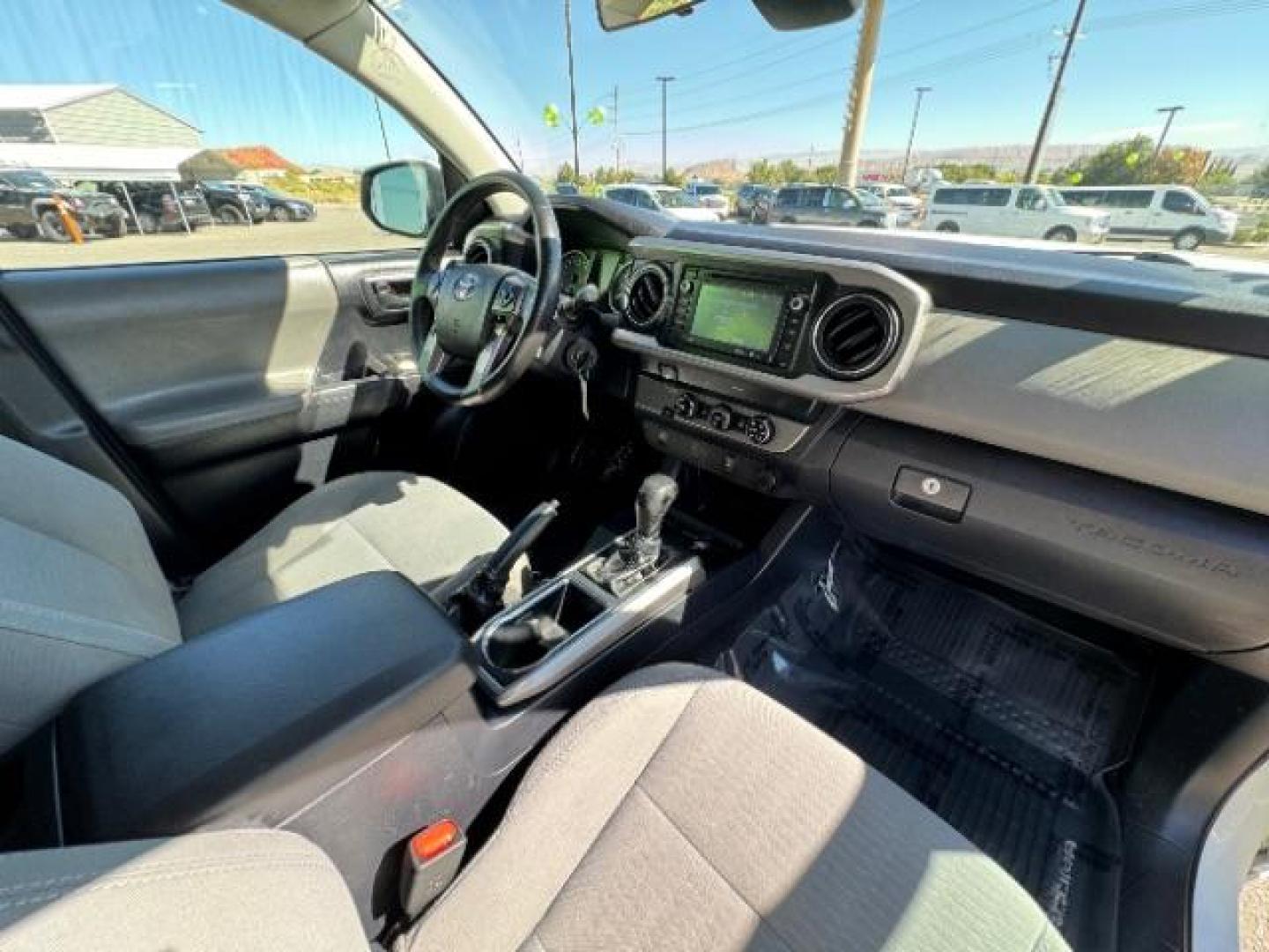 2019 Super White /Cement Gray, cloth Toyota Tacoma SR5 Double Cab Long Bed I4 6AT 2WD (5TFAX5GN5KX) with an 2.7L L4 DOHC 16V engine, 6-Speed Automatic transmission, located at 1865 East Red Hills Pkwy, St. George, 84770, (435) 628-0023, 37.120850, -113.543640 - Photo#31