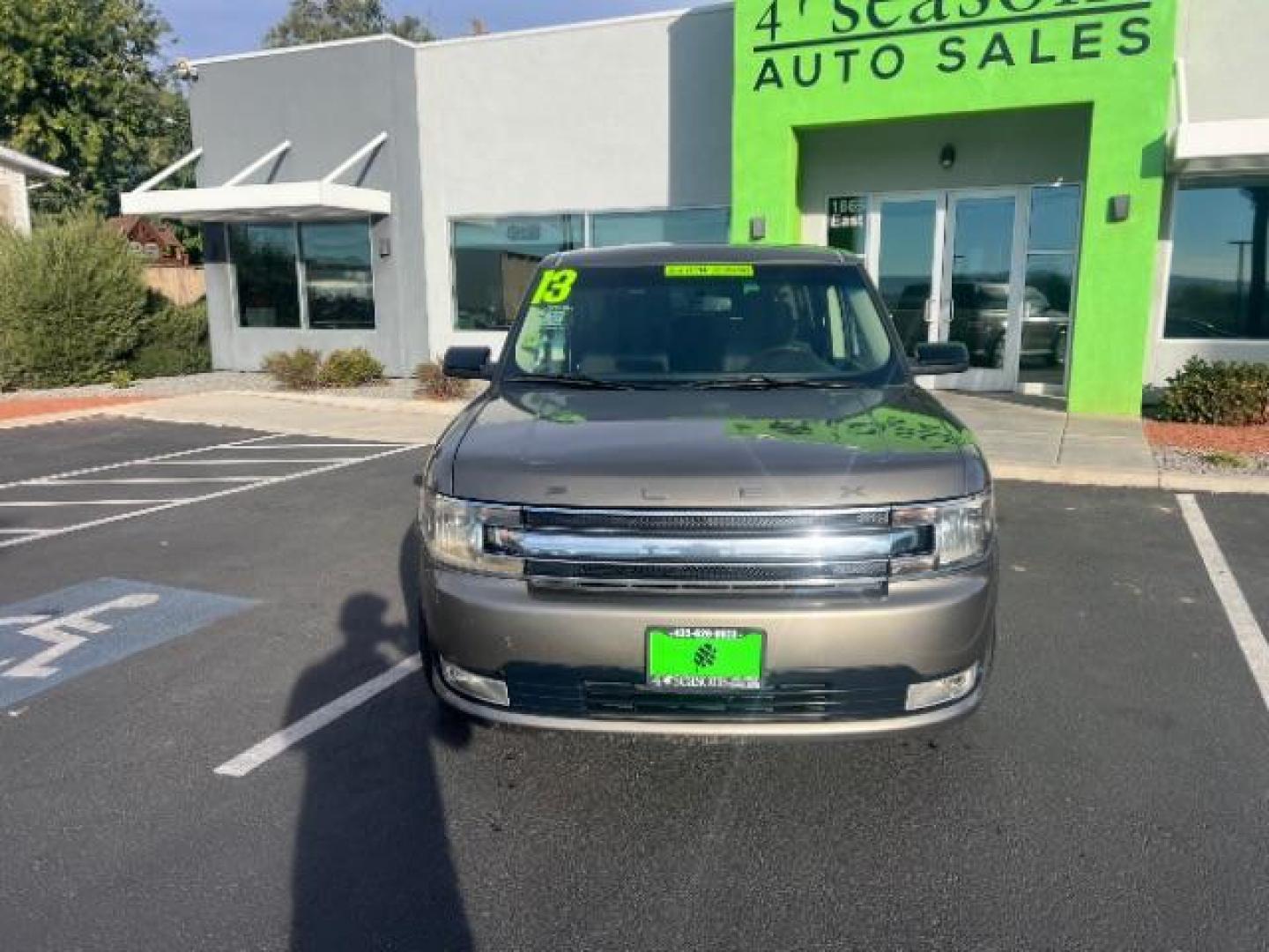 2013 Mineral Gray Metalli /Charcoal Black Cloth Ford Flex SEL FWD (2FMGK5C88DB) with an 3.5L V6 DOHC 24V engine, 6-Speed Automatic Ov transmission, located at 1865 East Red Hills Pkwy, St. George, 84770, (435) 628-0023, 37.120850, -113.543640 - Photo#1