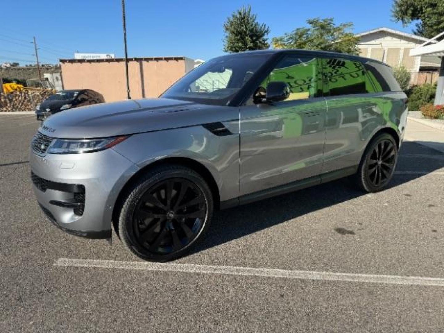 2023 GREY /Light Cloud/Ebo Land Rover Range Rover Sport P360 SE (SAL1P9EU8PA) with an 3.0L L6 DOHC 24V HYBRID engine, 8-Speed Automatic transmission, located at 1865 East Red Hills Pkwy, St. George, 84770, (435) 628-0023, 37.120850, -113.543640 - This is a beautiful fully loaded Rover with all the bells and whistles. Has an available extended 7 YEAR OR 84000 mile warranty. Full ceramic coating, leather treatment and clear bra. CLEAN TITLE. Call or text for more info. - Photo#4