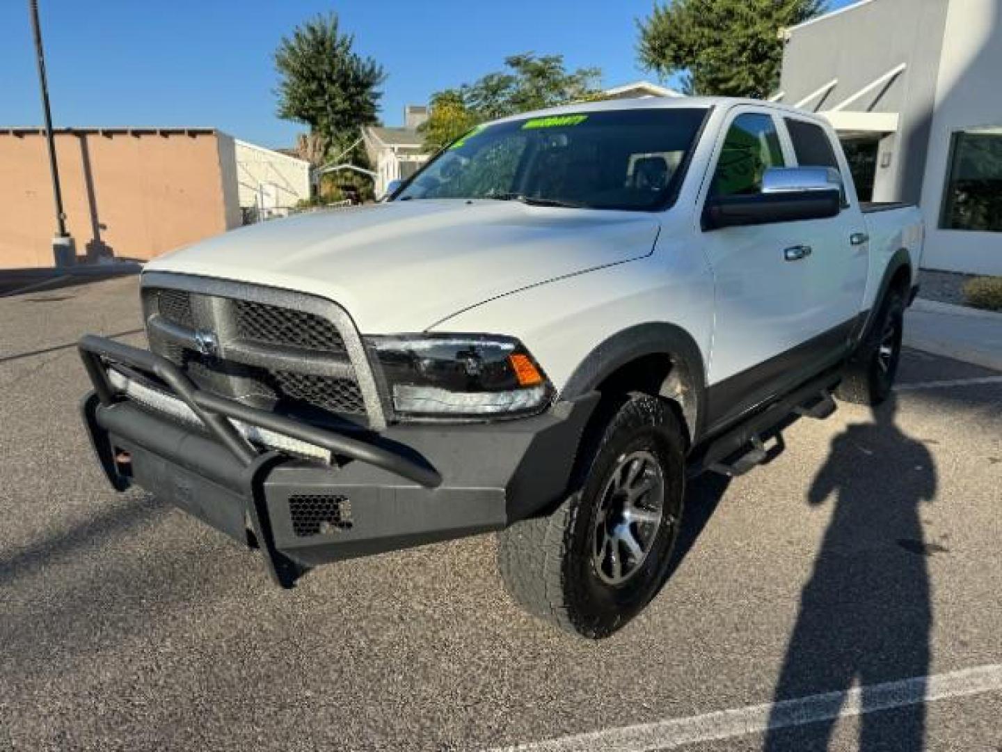 2012 Bright White /Dark Slate Leather Interior RAM 1500 Laramie Crew Cab 4WD (1C6RD7NTXCS) with an 5.7L V8 OHV 16V engine, 6-Speed Automatic transmission, located at 1865 East Red Hills Pkwy, St. George, 84770, (435) 628-0023, 37.120850, -113.543640 - Photo#3