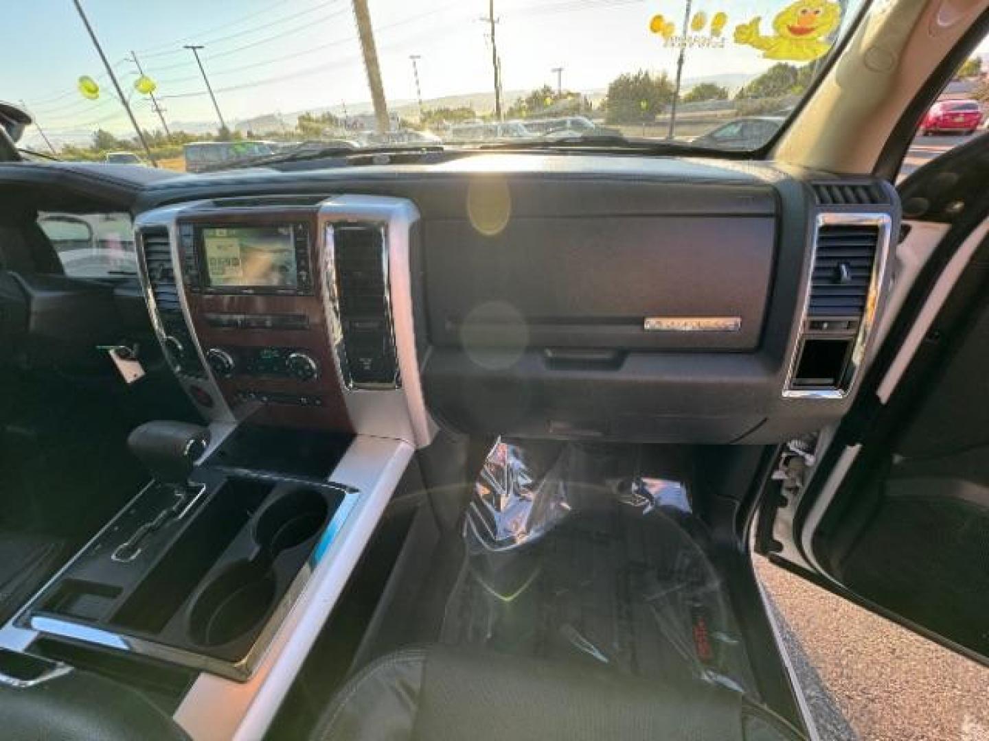 2012 Bright White /Dark Slate Leather Interior RAM 1500 Laramie Crew Cab 4WD (1C6RD7NTXCS) with an 5.7L V8 OHV 16V engine, 6-Speed Automatic transmission, located at 1865 East Red Hills Pkwy, St. George, 84770, (435) 628-0023, 37.120850, -113.543640 - Photo#43